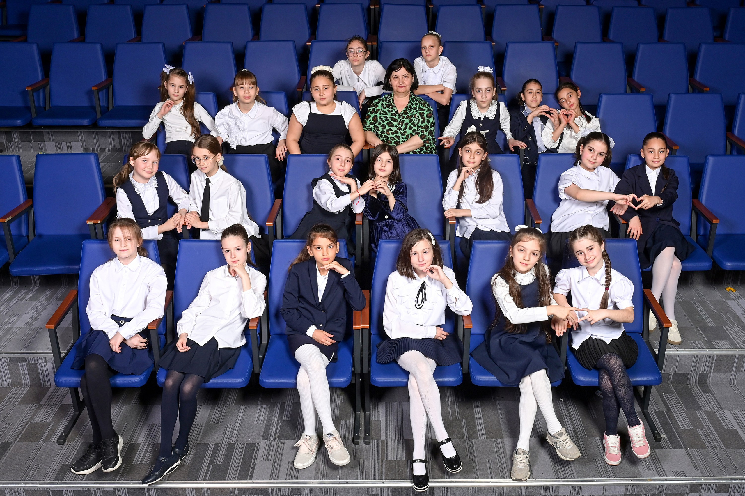 Галерея фотографий. Первая школьная фотостудия Zoom-Zoom в городе Владикавказ