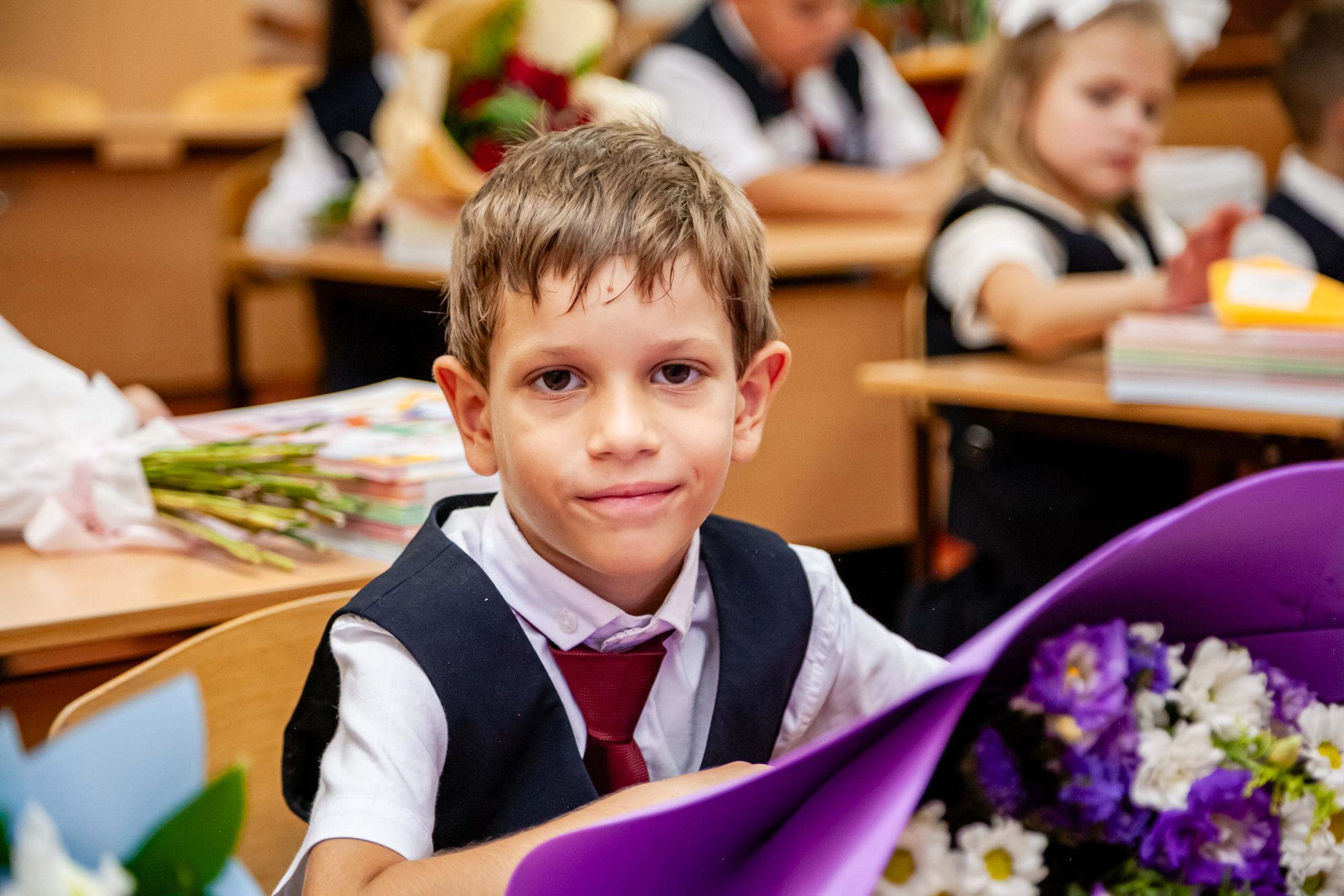 1 сентября линейка. Свадебный и семейный фотограф в Армавире