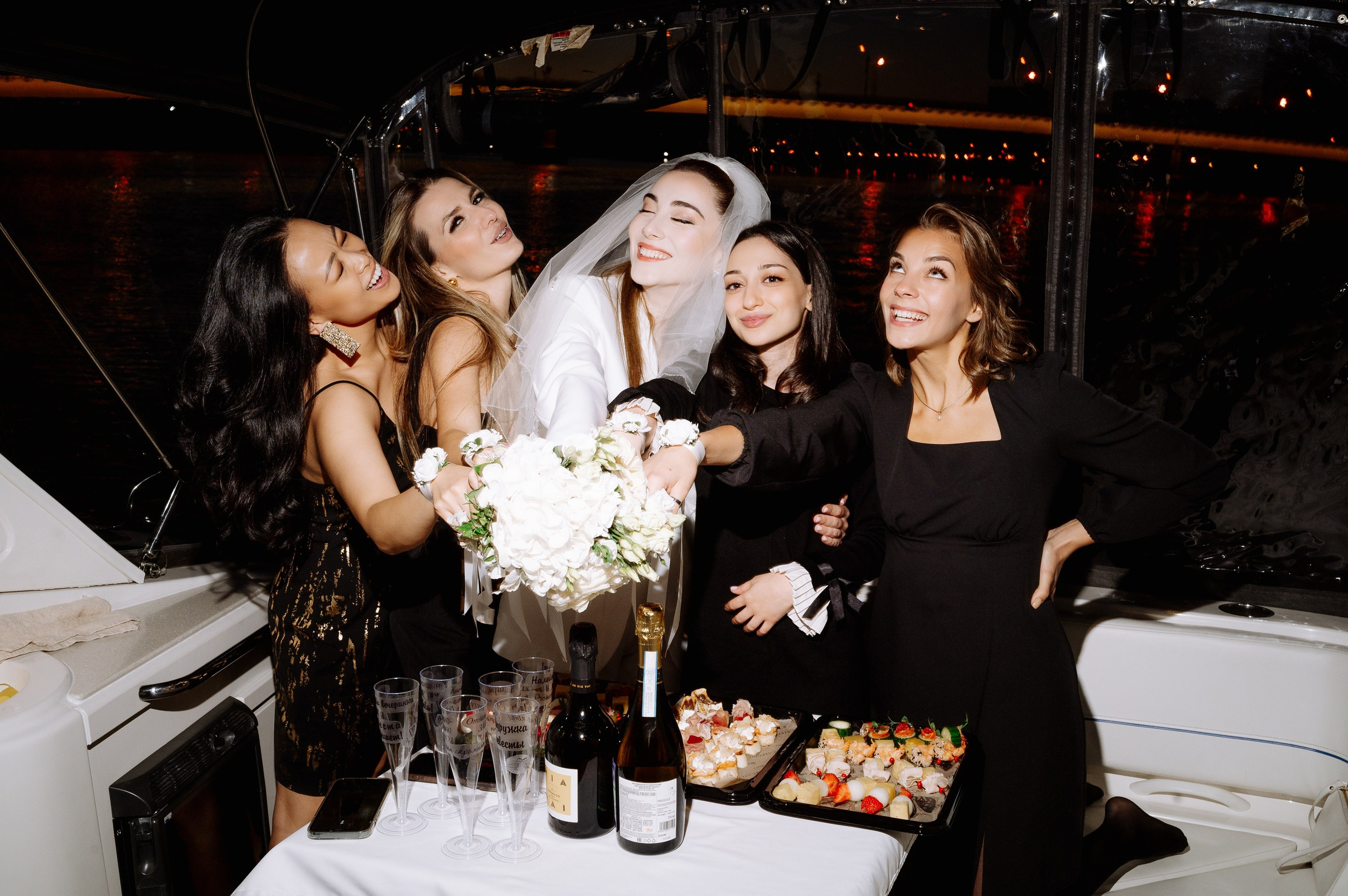 Девичник Лауры | Патриарши Пруды | 2023. Фотограф Вито Бурмасов | Москва