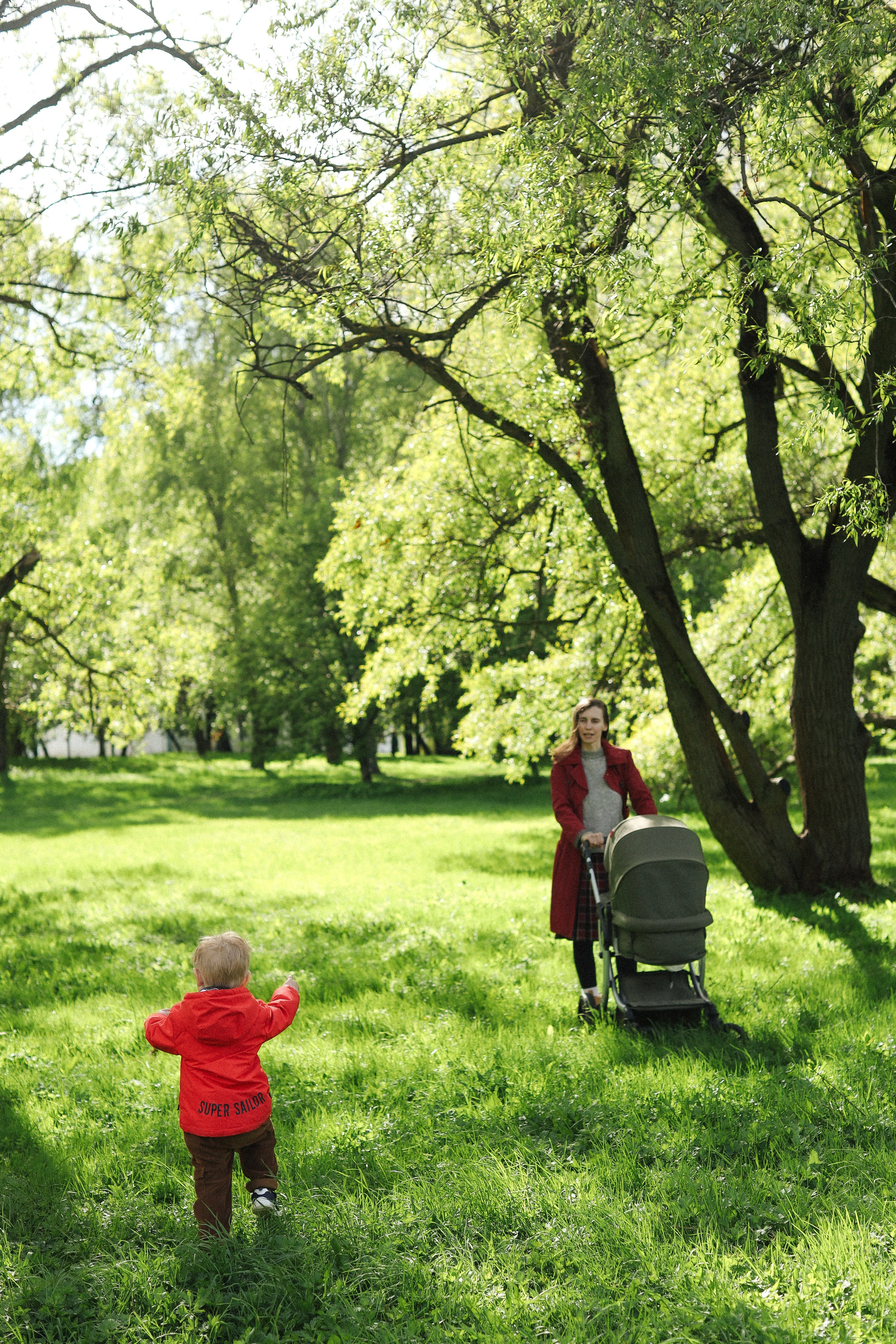 Прогулка мамы с сыновьями. Семейный и lovestory фотограф в Москве Светлана Коняхина