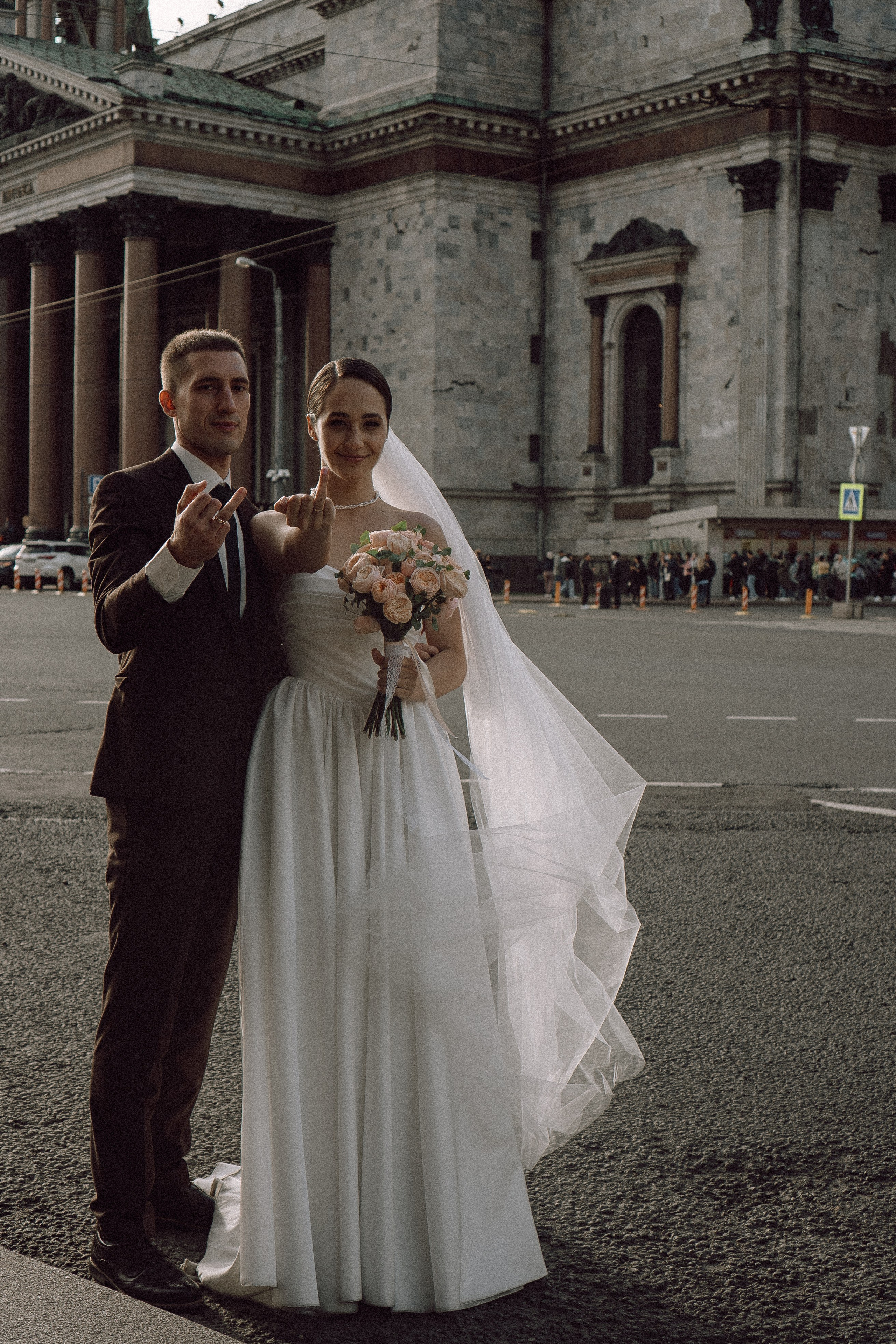 СВАДЕБНАЯ ПРОГУЛКА В САНТК-ПЕТЕРБУРГЕ (ИСАКИЕВСКИЙ СОБОР, ЗИМНЯЯ КАНАВКА, ЭРМИТАЖ И БОЛЬШАЯ МОРСКАЯ УЛИЦА). Профессиональный фотограф, Санкт-Петербург — Виктория Богомолова