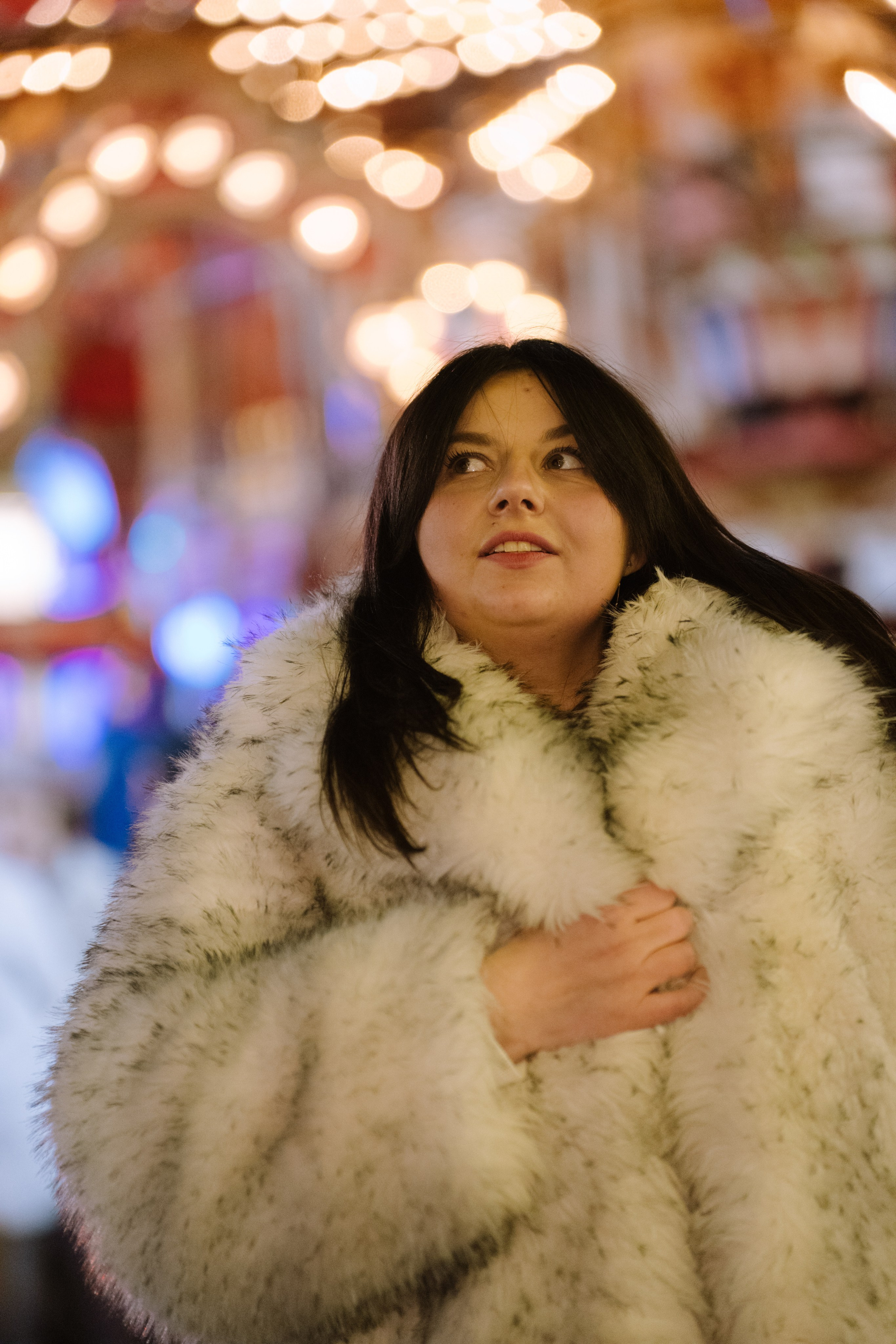 ПРОГУЛКА НА МАНЕЖНОЙ ПЛОЩАДИ ДЛЯ ДЕВУШКИ ПЕРЕД НОВЫМ ГОДОМ (НОВОГОДНЯЯ ФОТОСЕССИИЯ НА МАНЕЖНОЙ ПЛОЩАДИ). Профессиональный фотограф, Санкт-Петербург — Виктория Богомолова