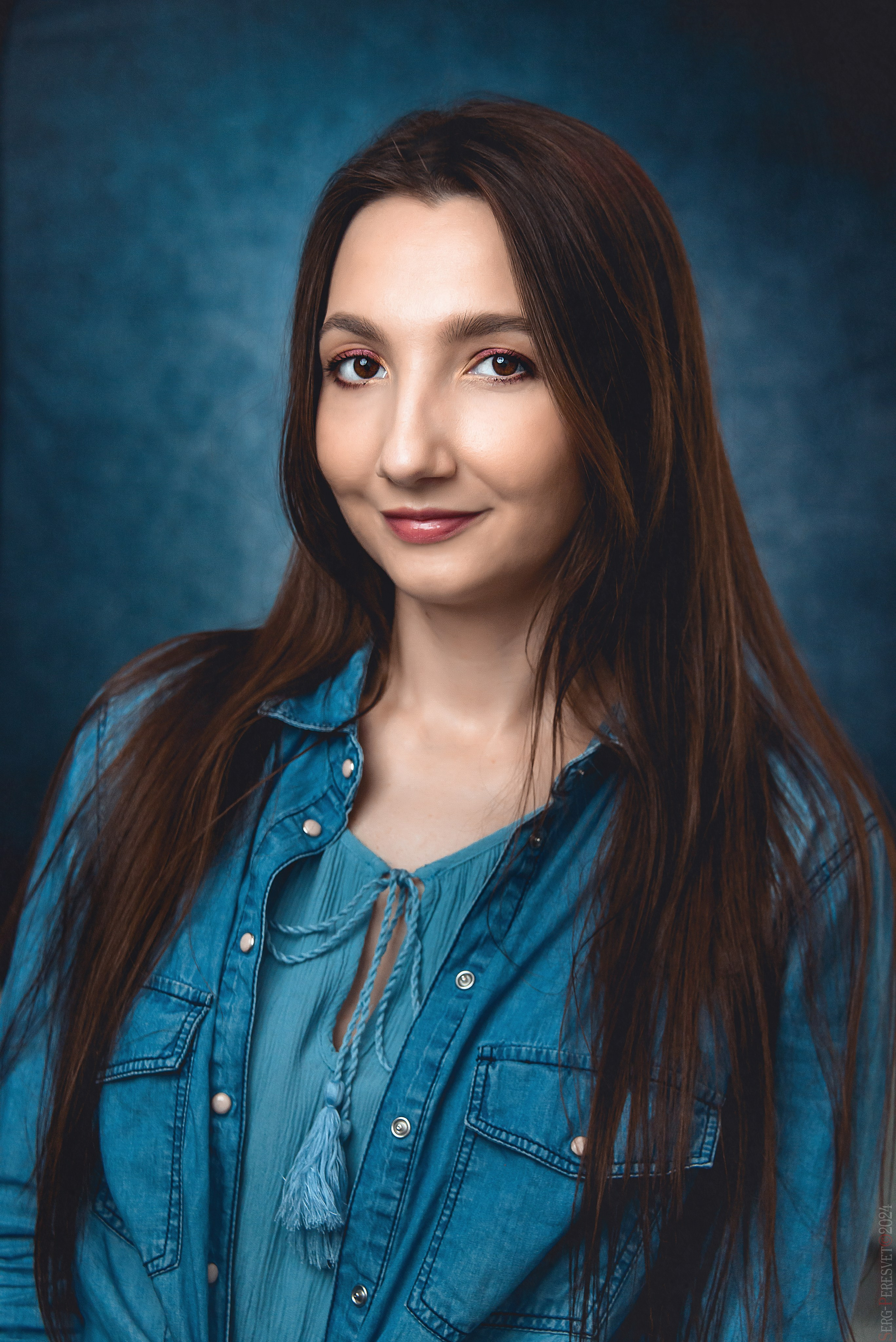 Фотосессия в студии для девушек в Москве - фотограф Сергей Пересвет. Ваш фотограф на праздник в Москве, Раменском, Жуковском, Люберцах