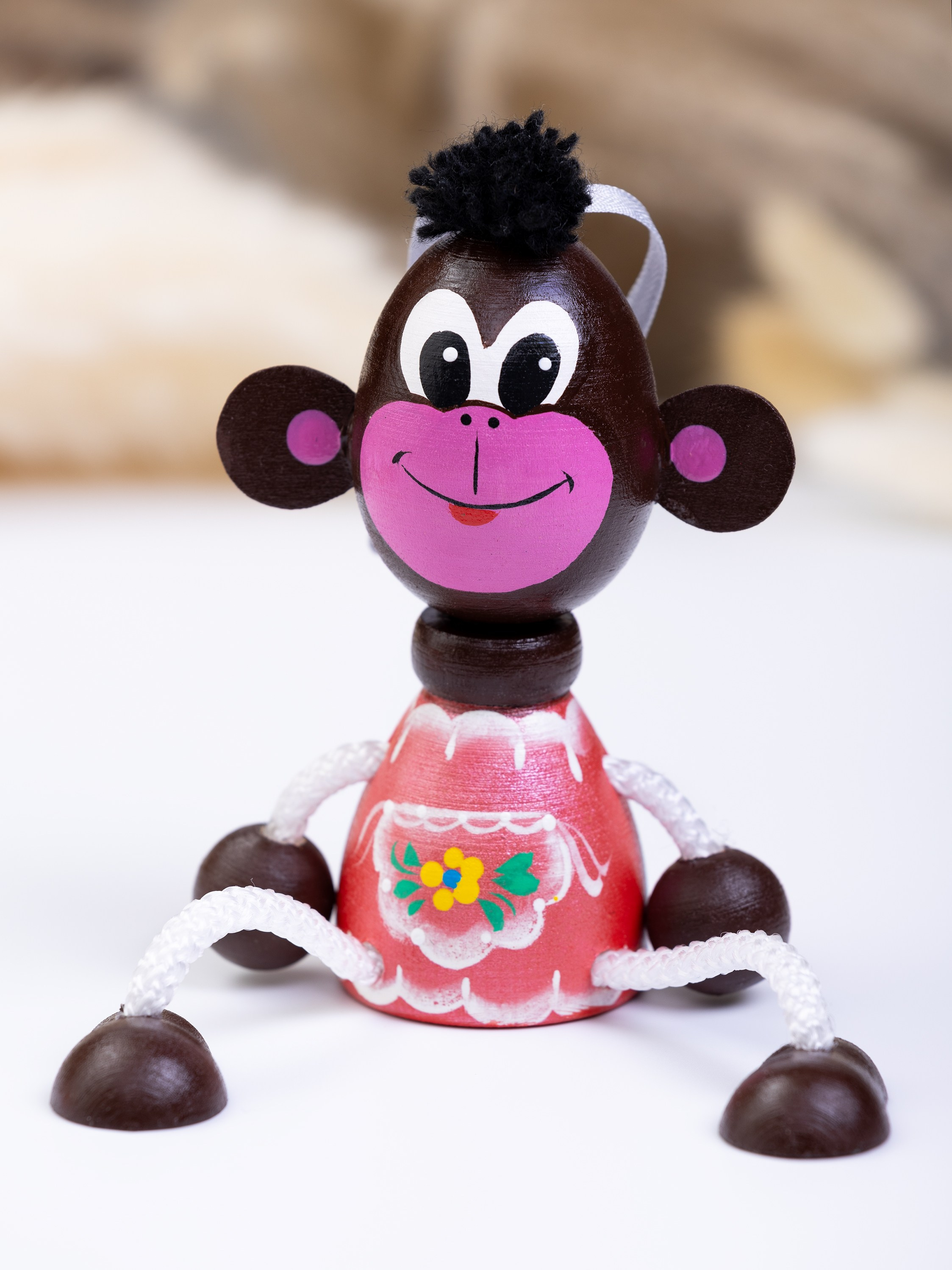 Деревянные игрушки ручной росписи. Фотостудия T-CUBE