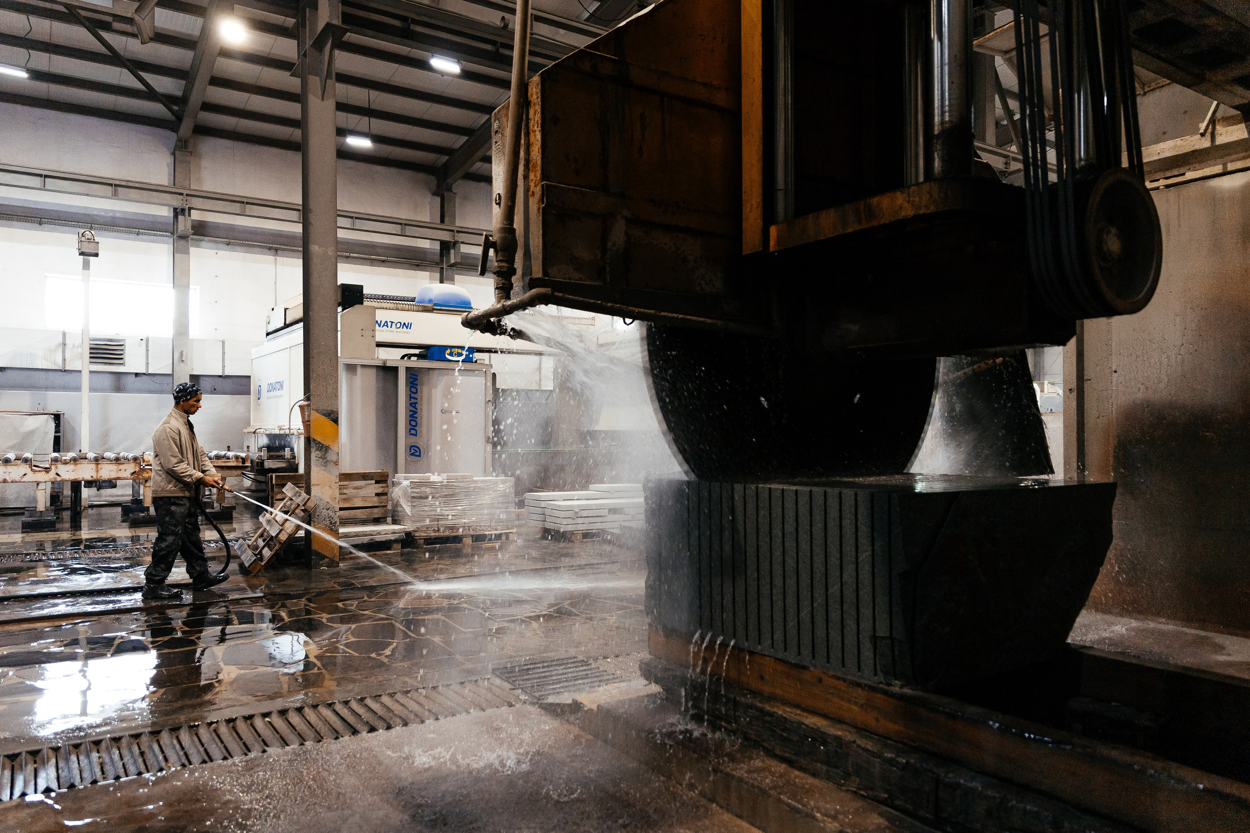 Камнеобрабатывающий завод. Ваш самый лучший фотограф!