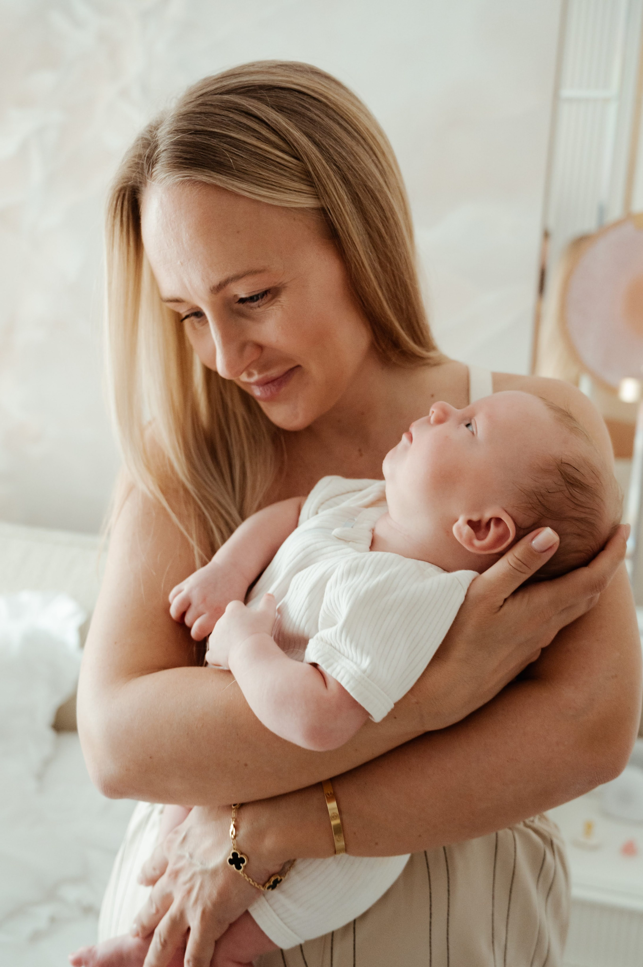 Елена. Профессиональный фотограф беременности в СПБ. Стильные фотосессии беременности в стиле минимализм и классическая фотография