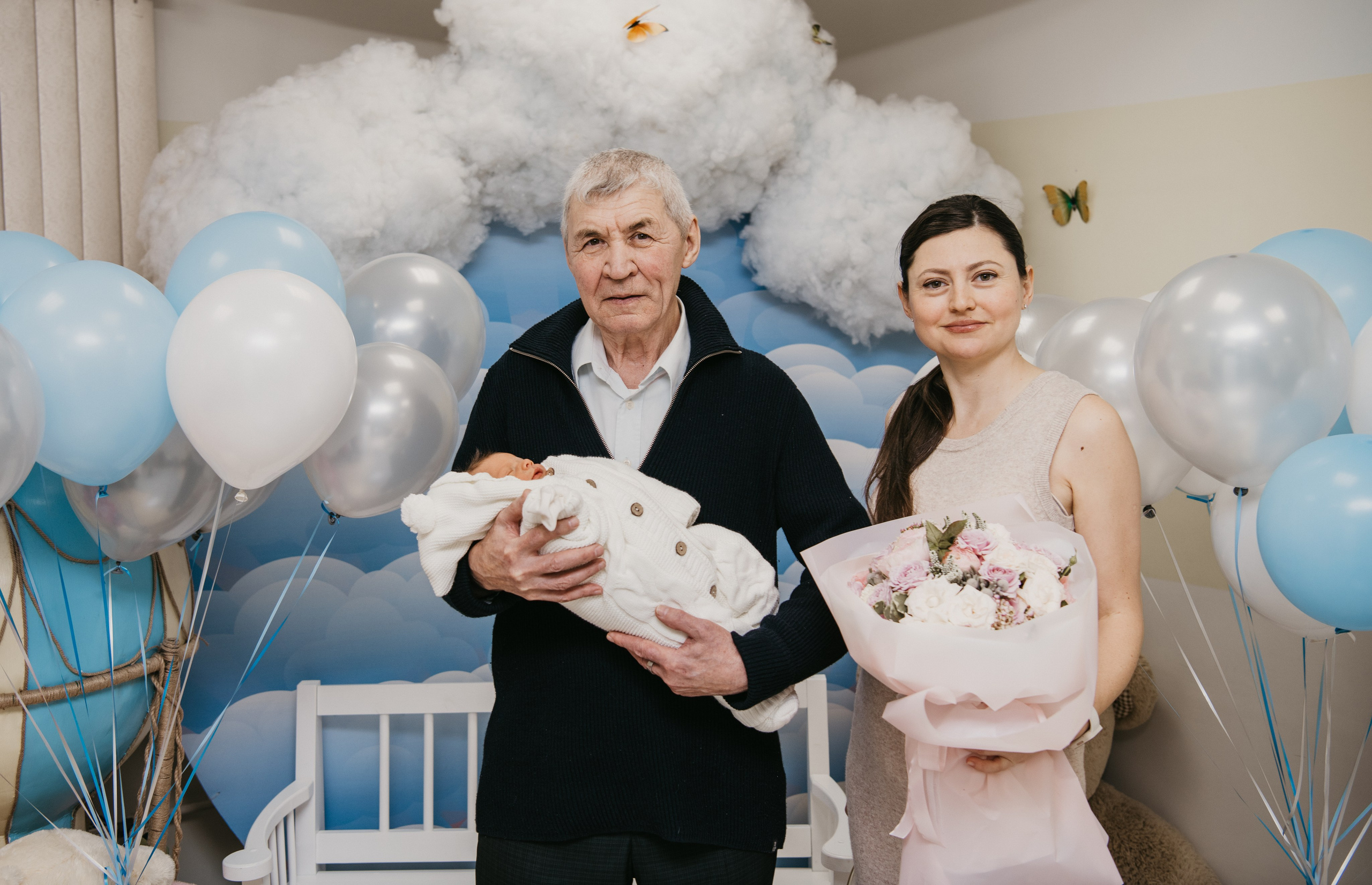 Выписка малыша. Мать и дитя на Севастопольском. Фотограф на выписку из роддома в Москве и МО