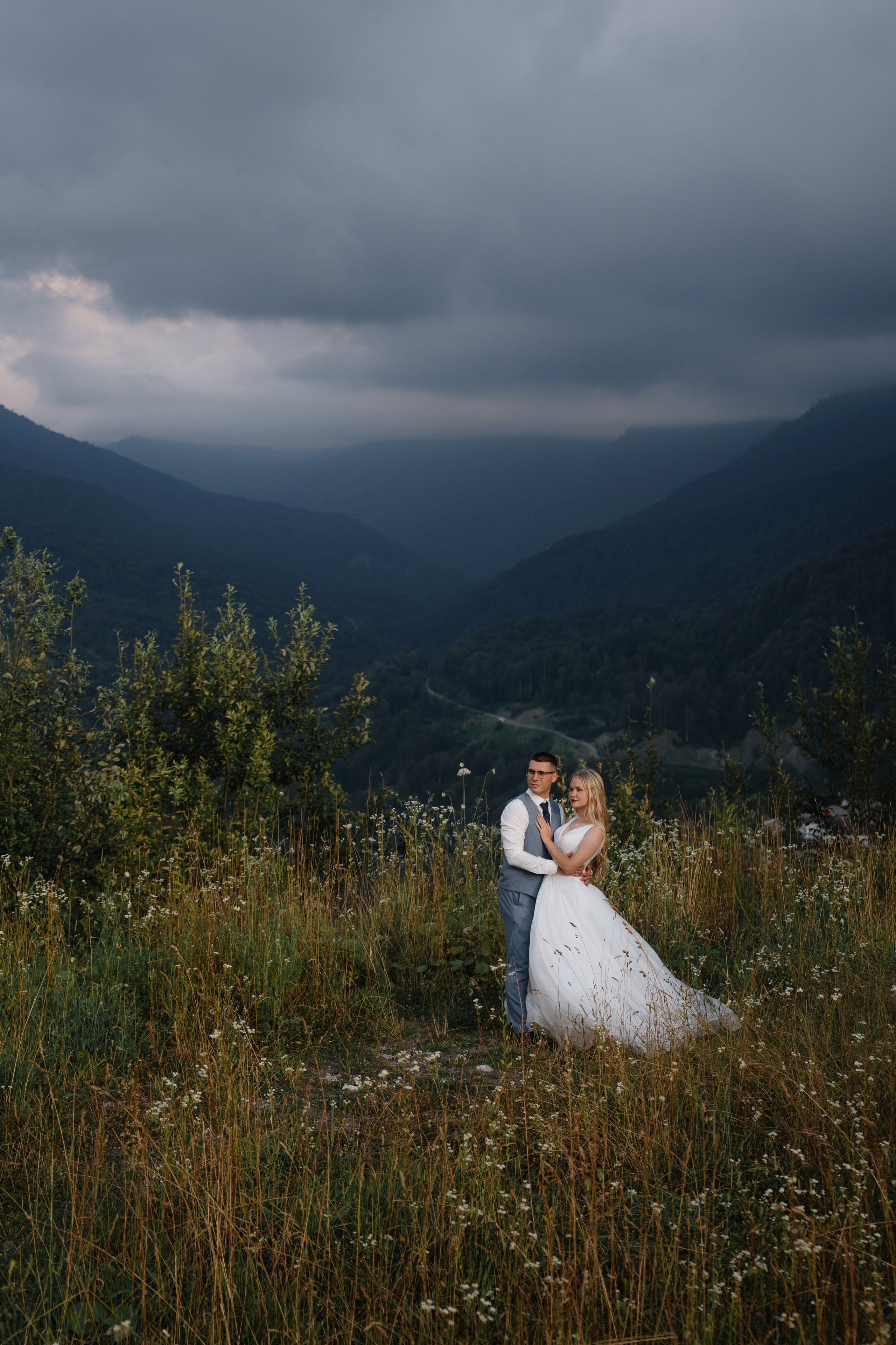 Свадебный фотограф Сочи Адлер Красная поляна фототур на кабриолете. Свадебный фотограф в Сочи и Адлере — Фотосессии на море и в горах | Виктор Рогулев