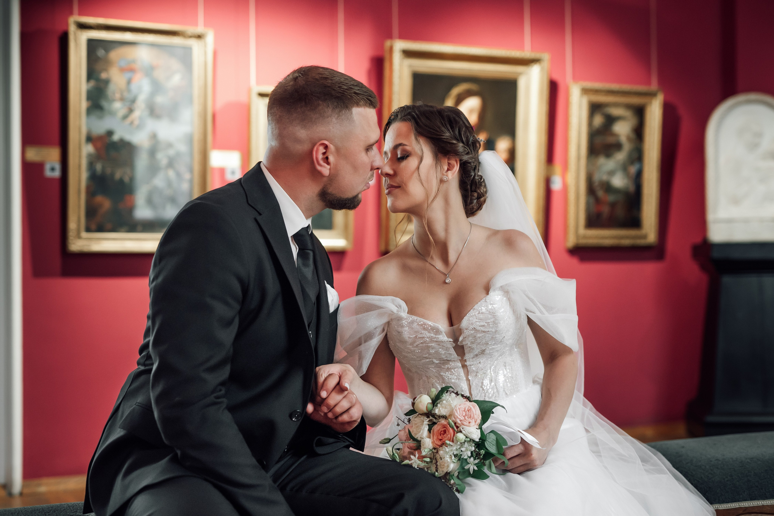 Свадебный день Яны и Максима, прогулка в лесу, Картинная галерея в Тамбове. Свадебный фотограф в Тамбове Павел Четвертков