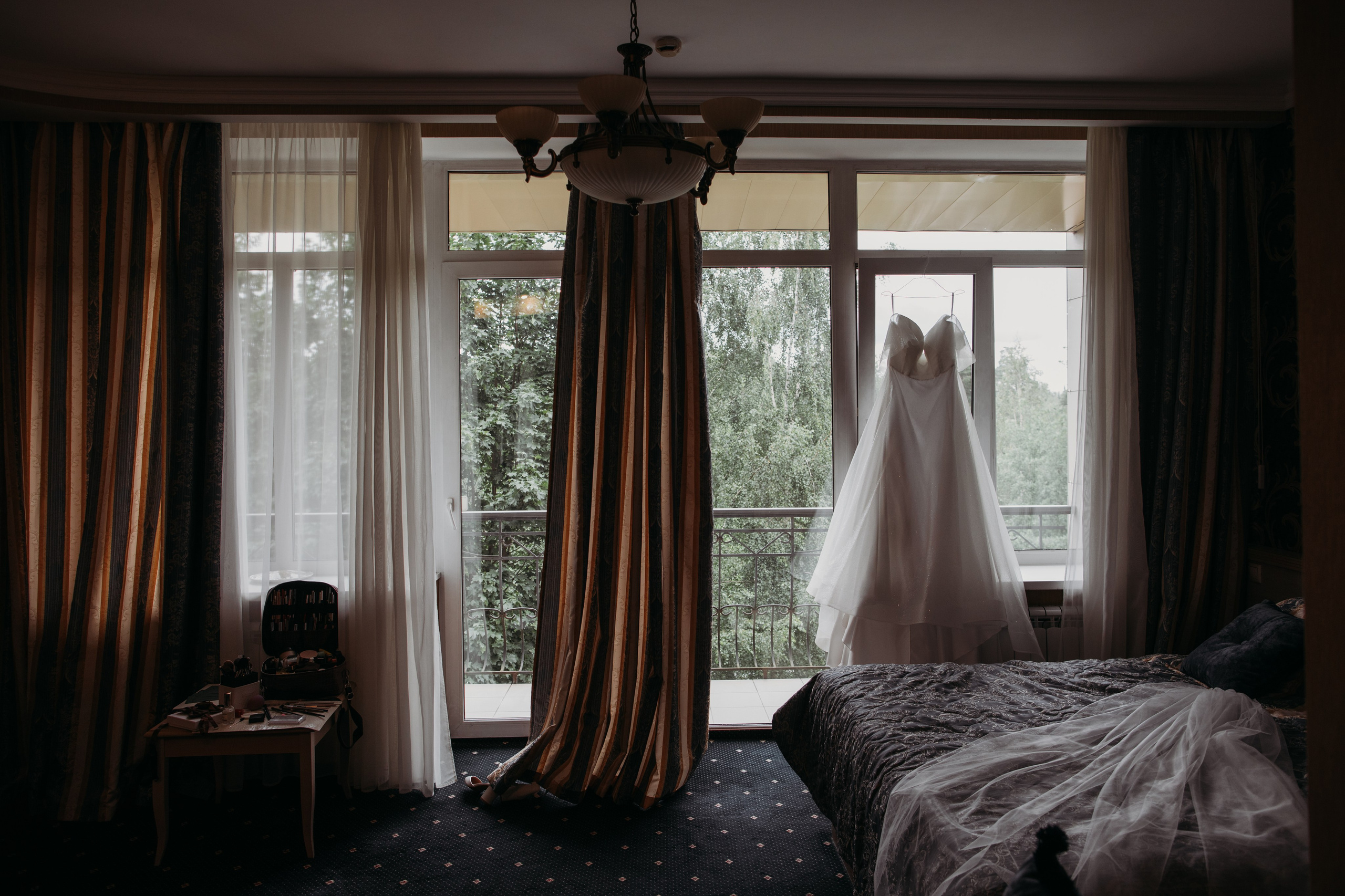 Летняя свадьба за городом. Свадебный фотограф в Москве Аля Загирова