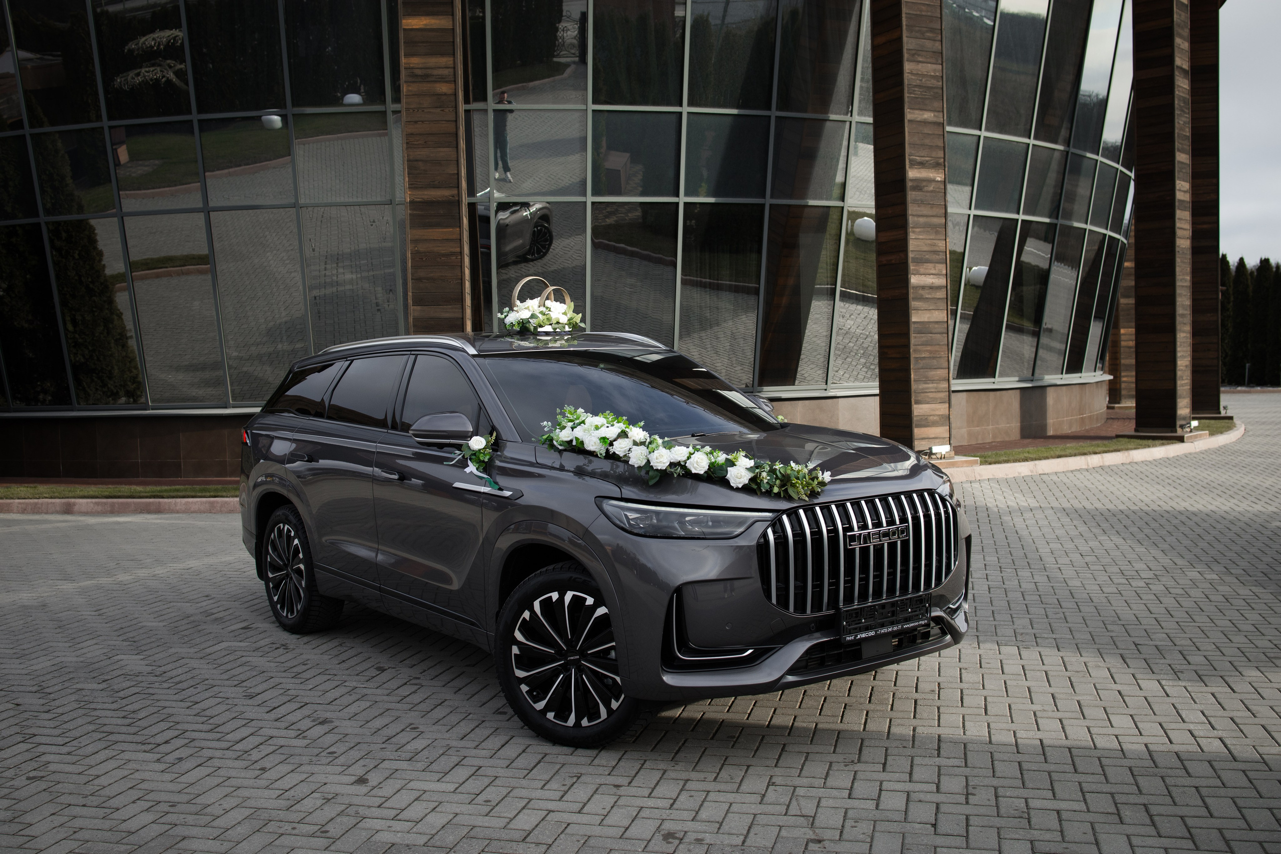 Свадебные украшения на а/м. Семейный свадебный фотограф в Воронеже и Россоши