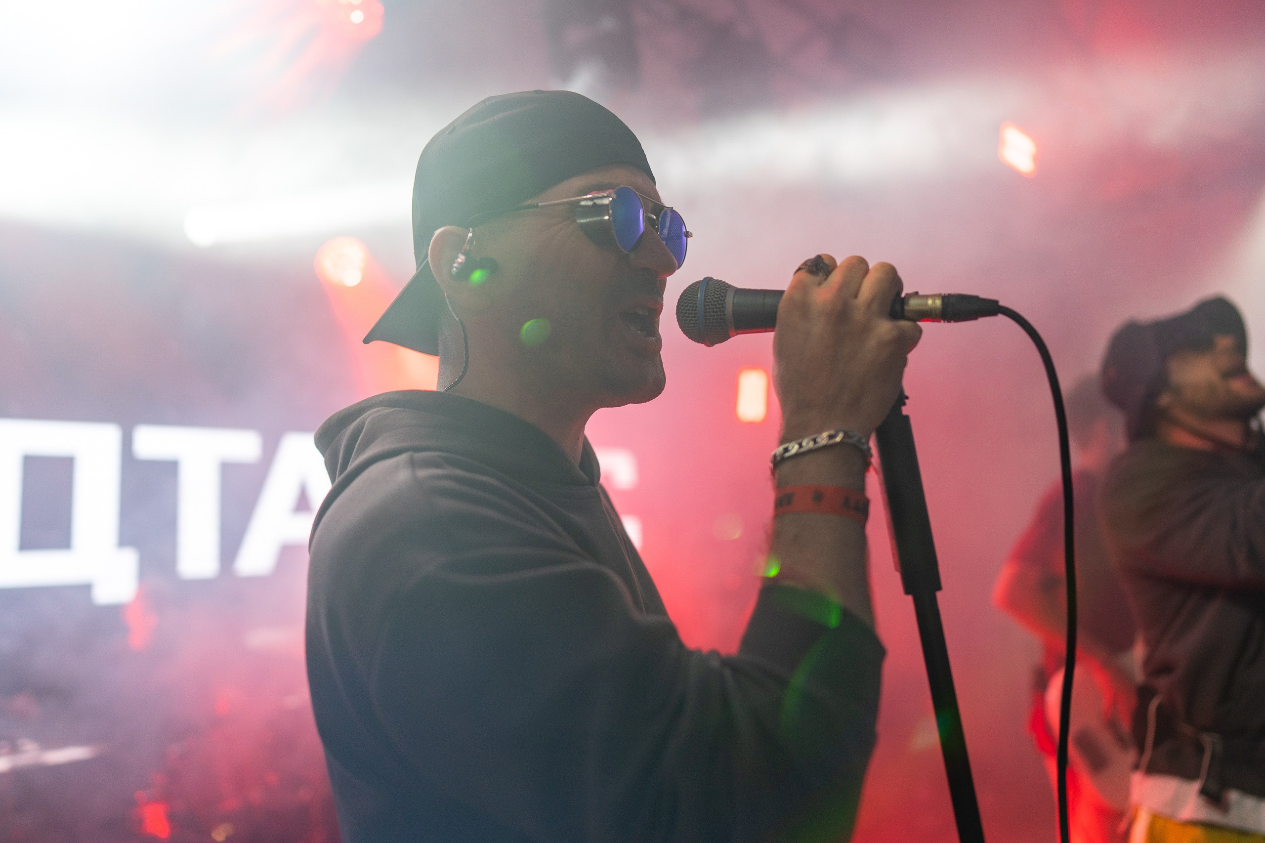 Фотоотчет с главного панк-рок фестиваля страны Anti-Party 2025. Фотограф Николай Прокофьев модельные тесты в Москве