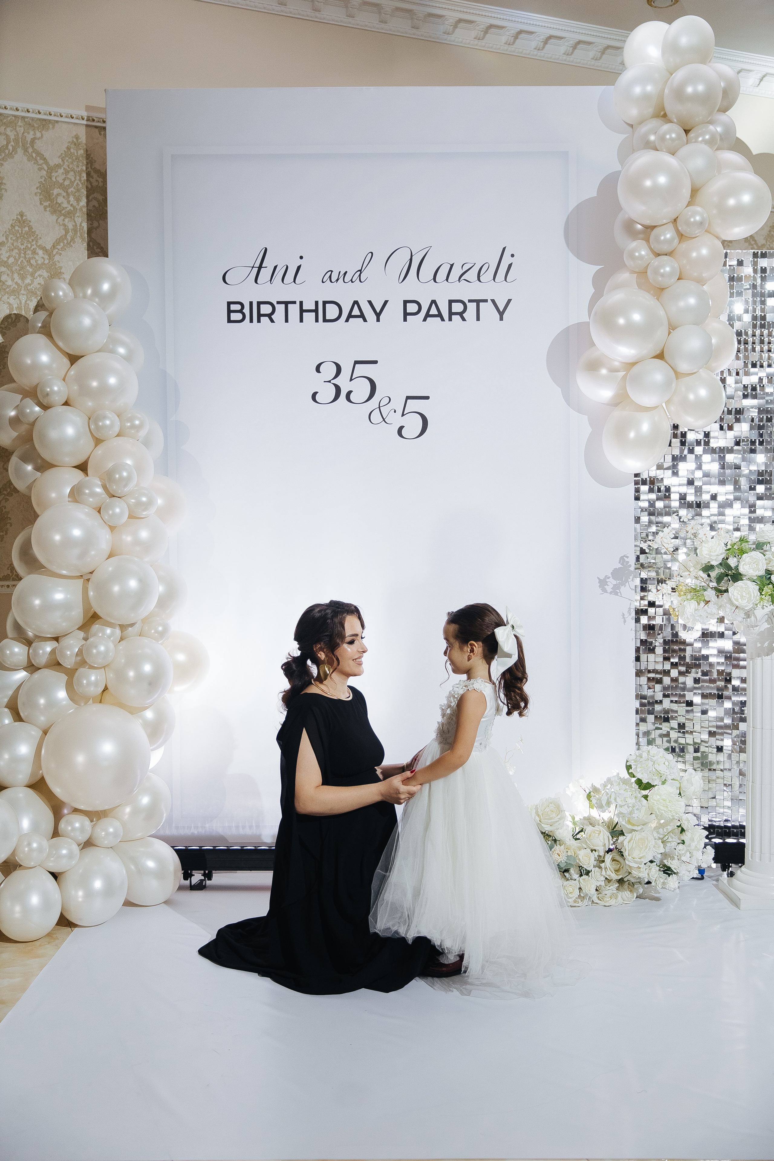 Ани и Назели. 35&5 День рождения, «Янтарь». Фотограф в Красноярске Надежда Воскресенская