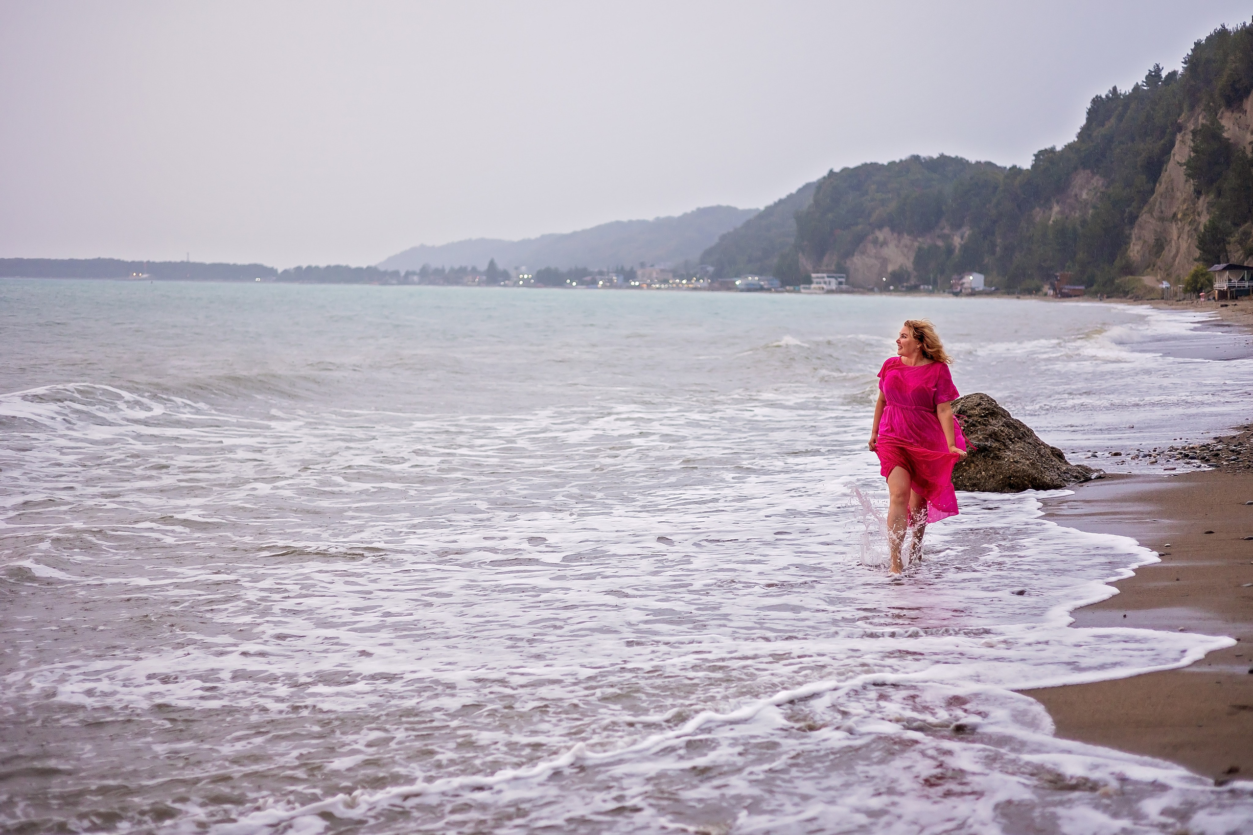 Девушка и море. Свадебный и семейный фотограф в Абхазии Эля Цишба