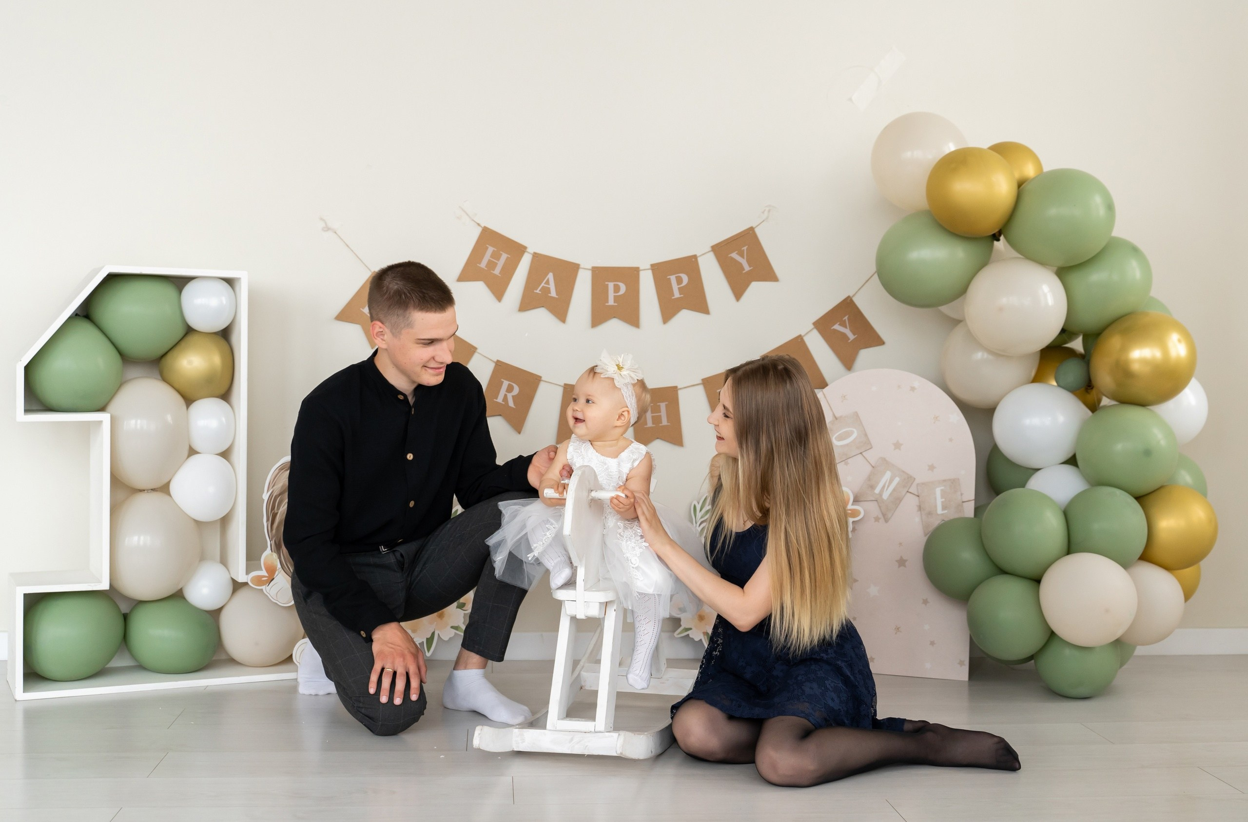 Cake smash. Фотостудия Малина в городе Улан-Удэ. Фотограф Ирина Жарникова