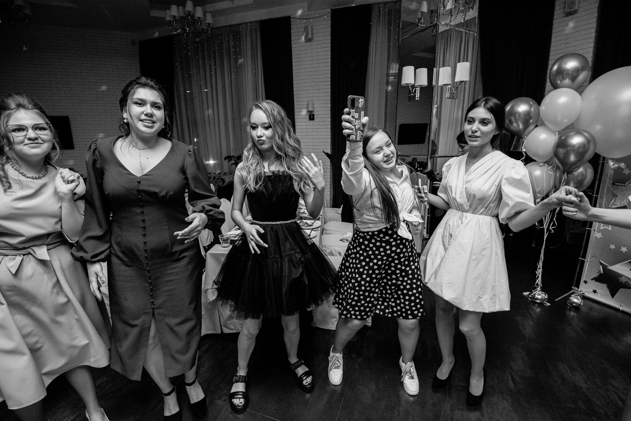 Выпускной 9-11классы. Выпускные книги Анапа Новороссийск Краснодар