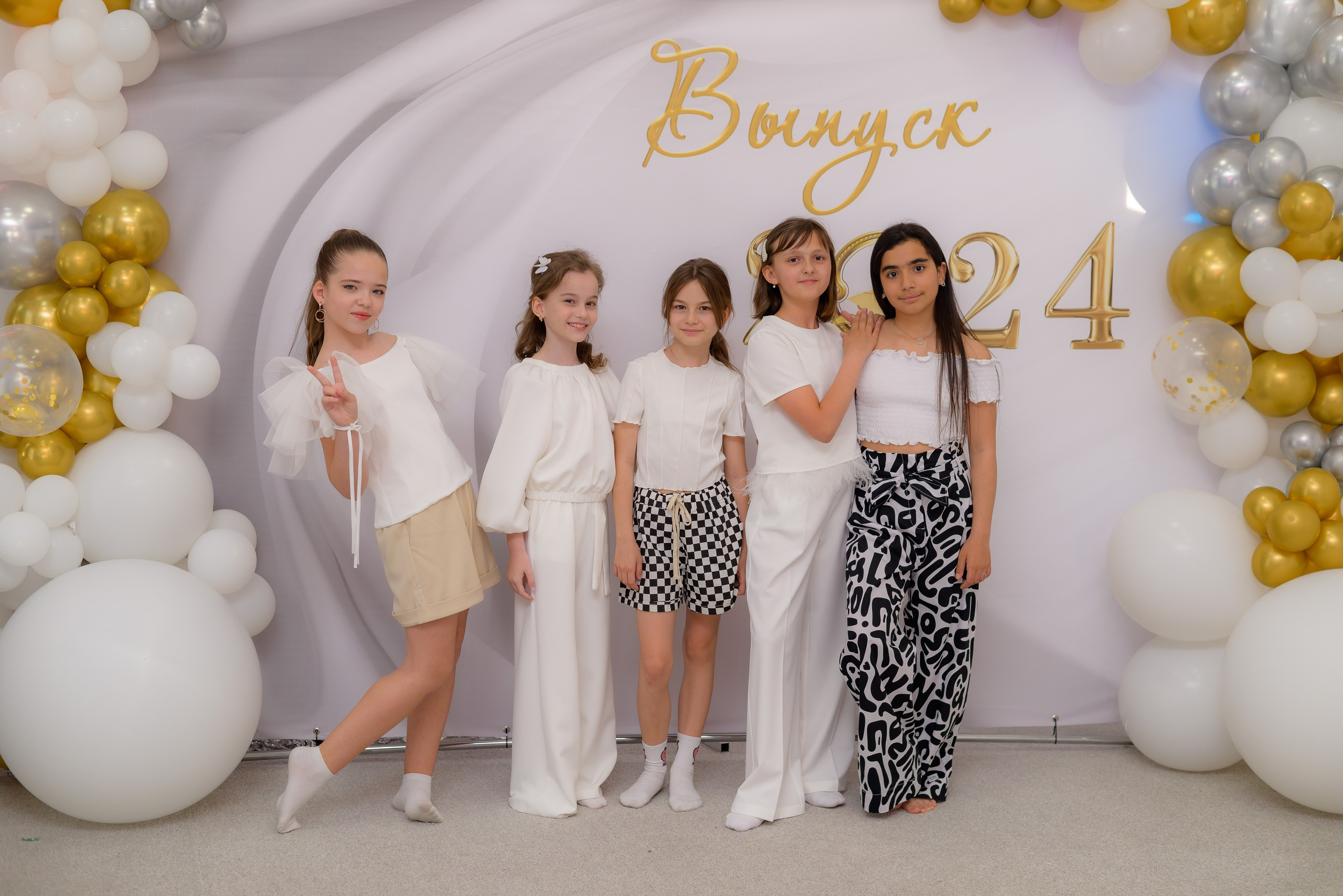 Выпускной 4классы. Выпускные книги Анапа Новороссийск Краснодар