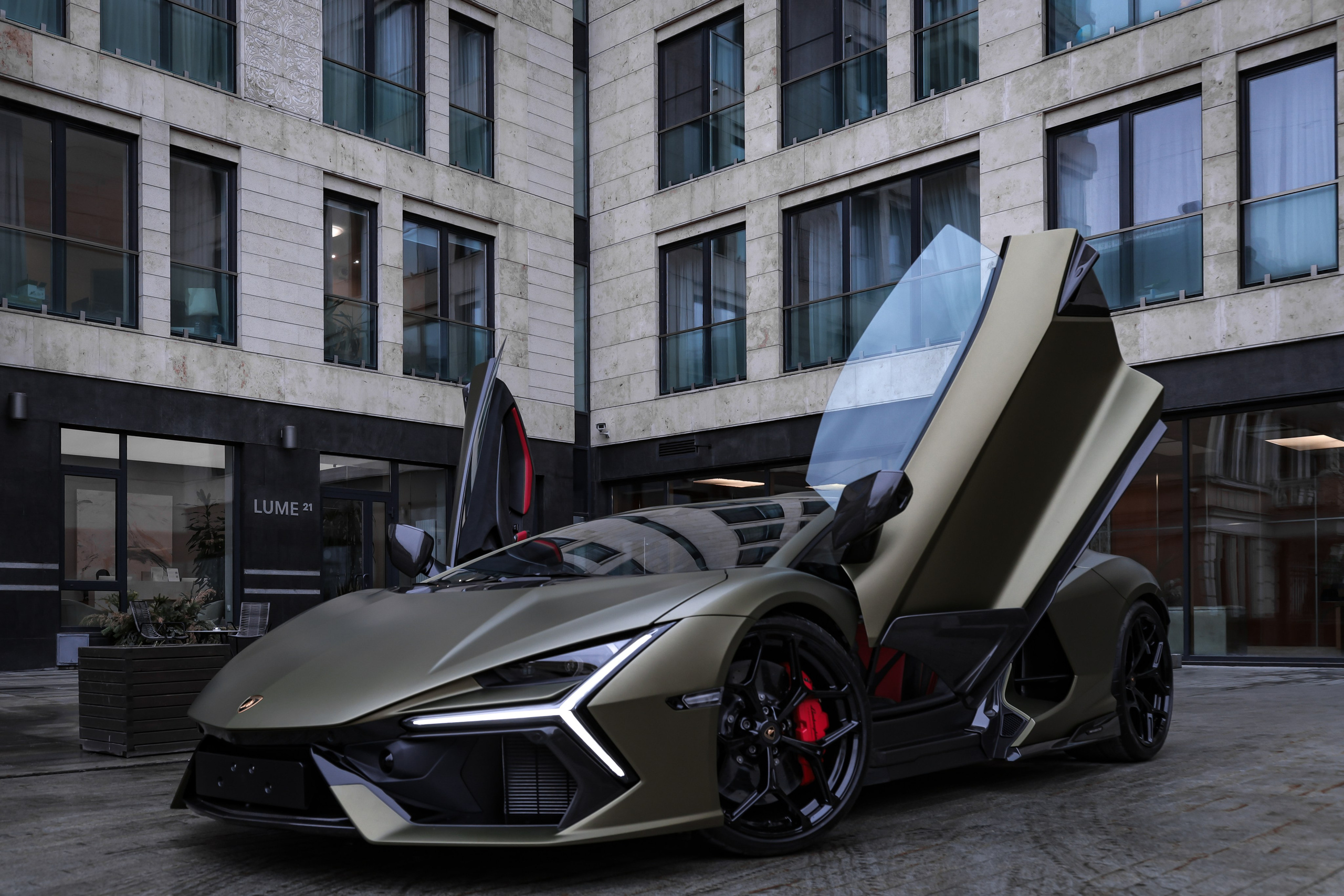 2024 Lamborghini Revuelto 6.5 AMT. Mixturecaptures