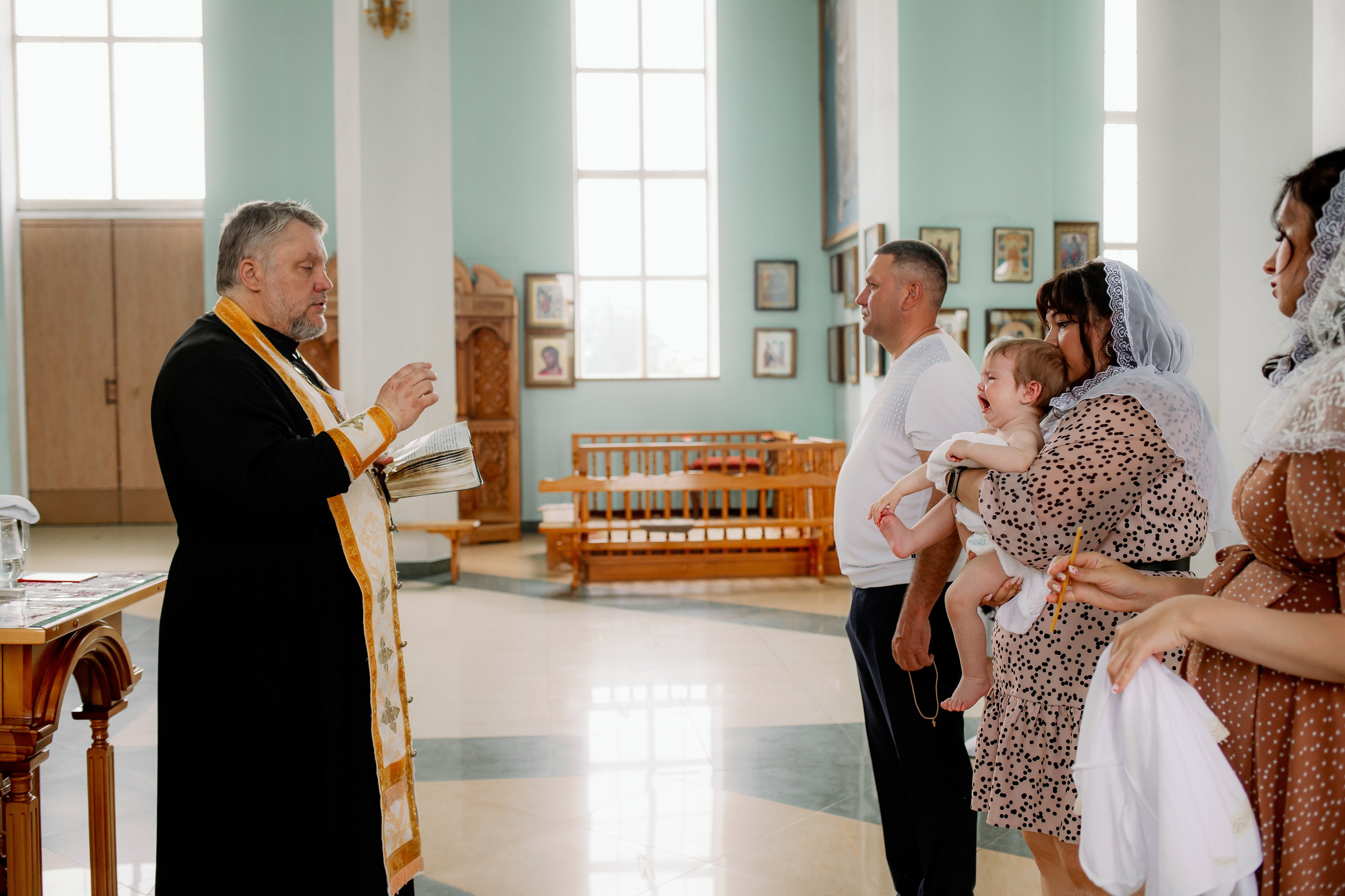 Крещение. Город Гулькевичи. Свято-Троицкий Храм. Свадебный фотограф Кропоткин Краснодар