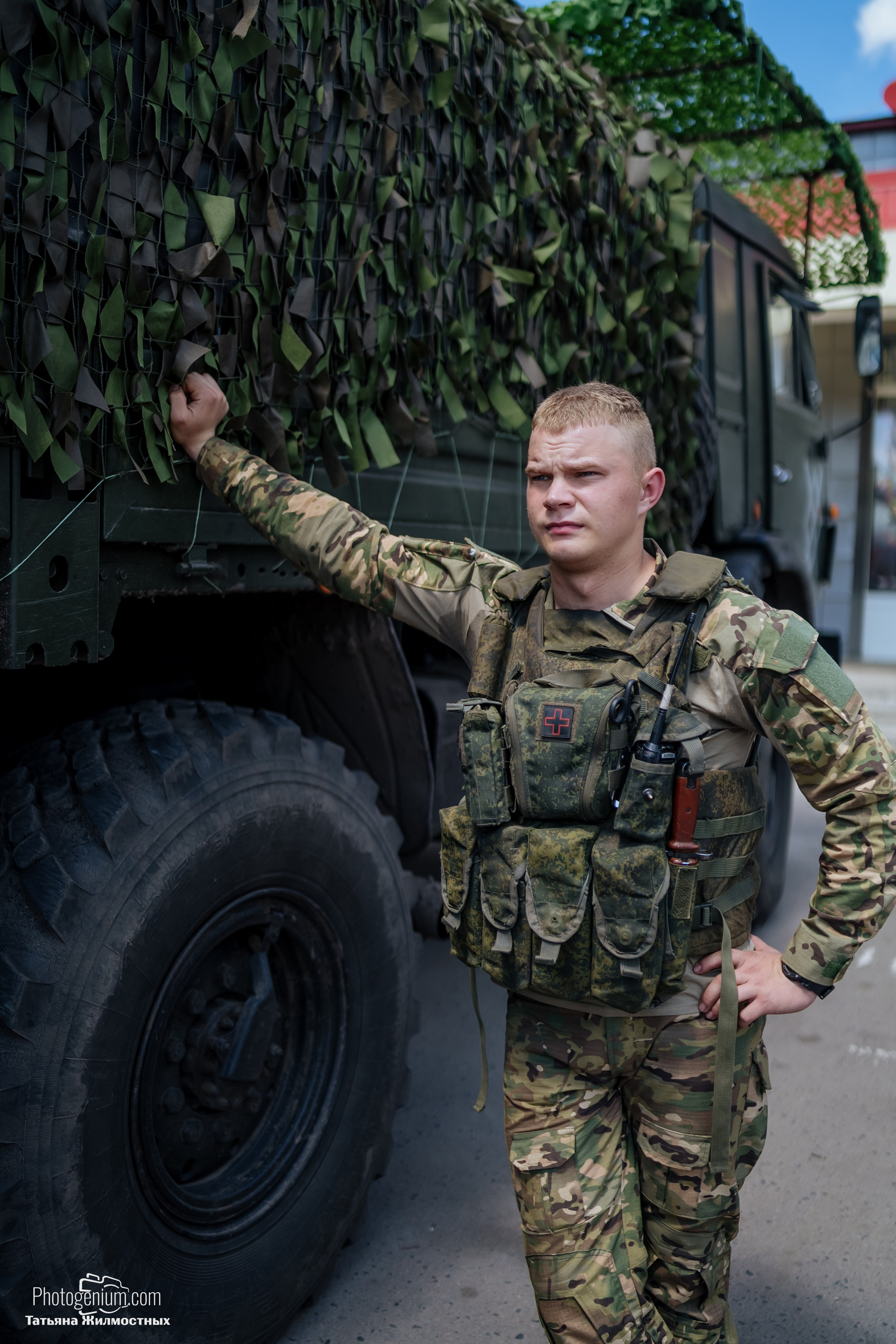 8 июня «Патриоты из Курска» сбор гуманитарной помощи у кинотеатра «Родина». Фотограф Нижний Новгород Татьяна Кейод