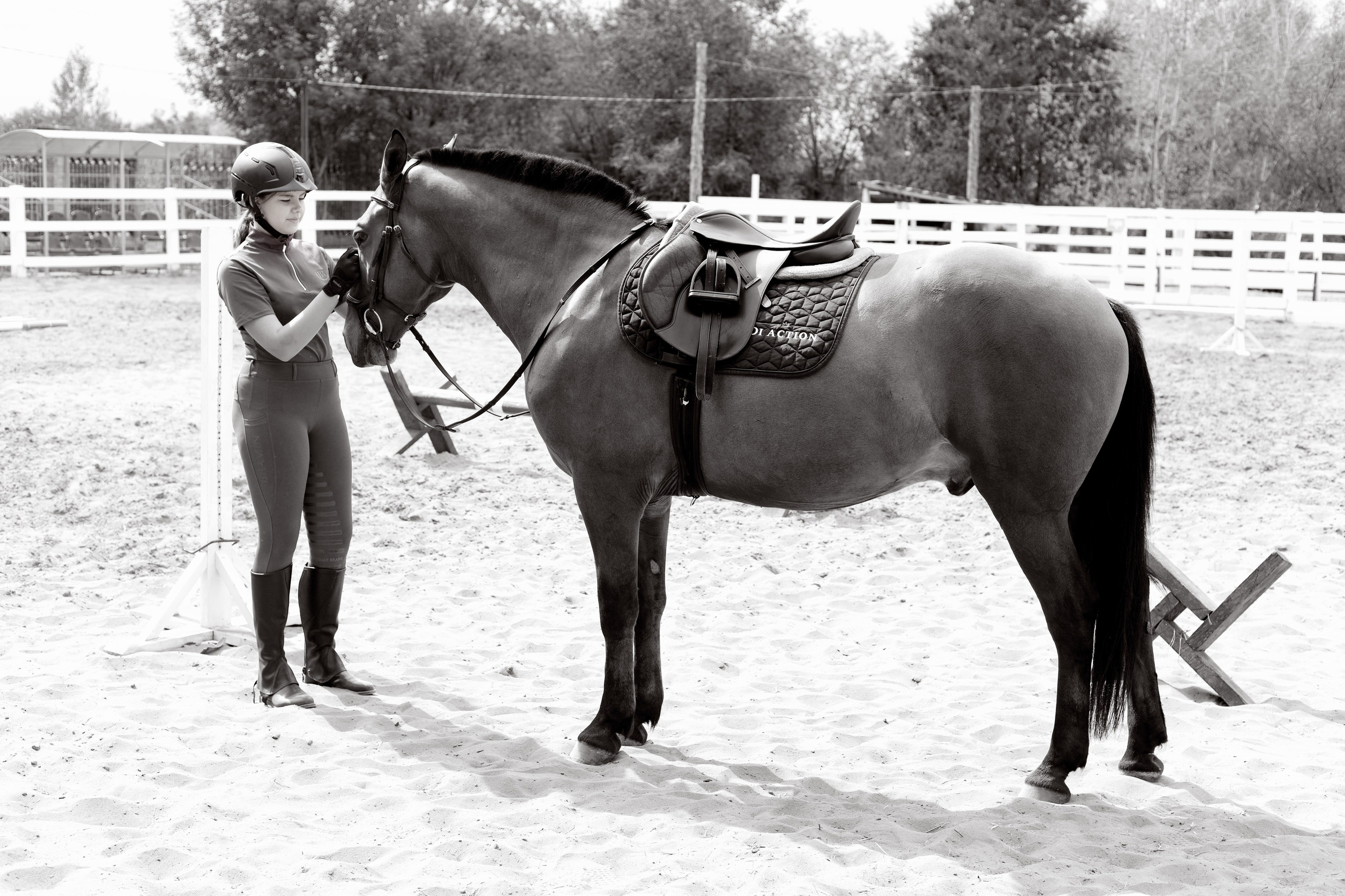 Лера в Конно-спортивном клубе. Женский фотограф в Орске Новотроицке Динара Долганова