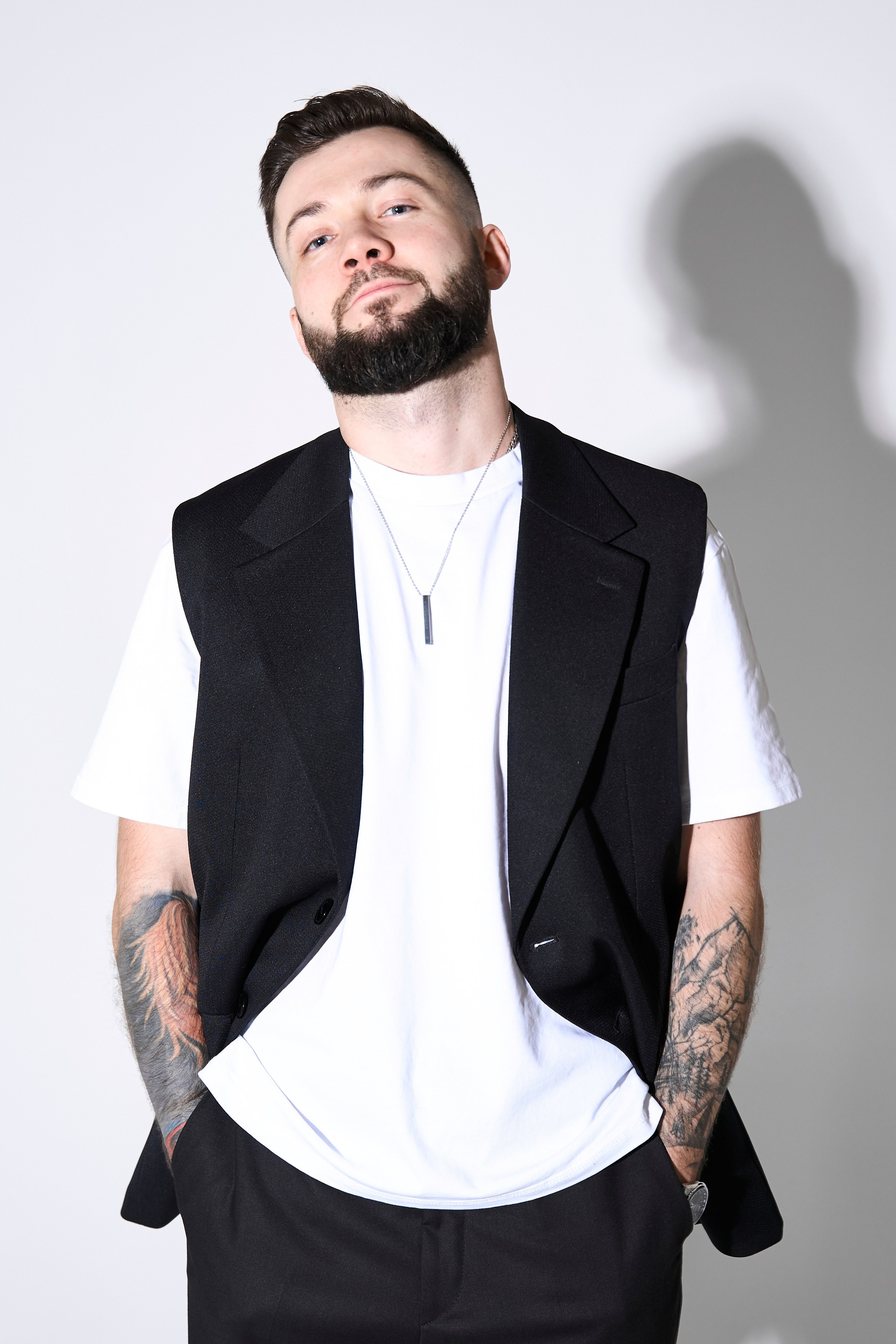 Саша. Главная