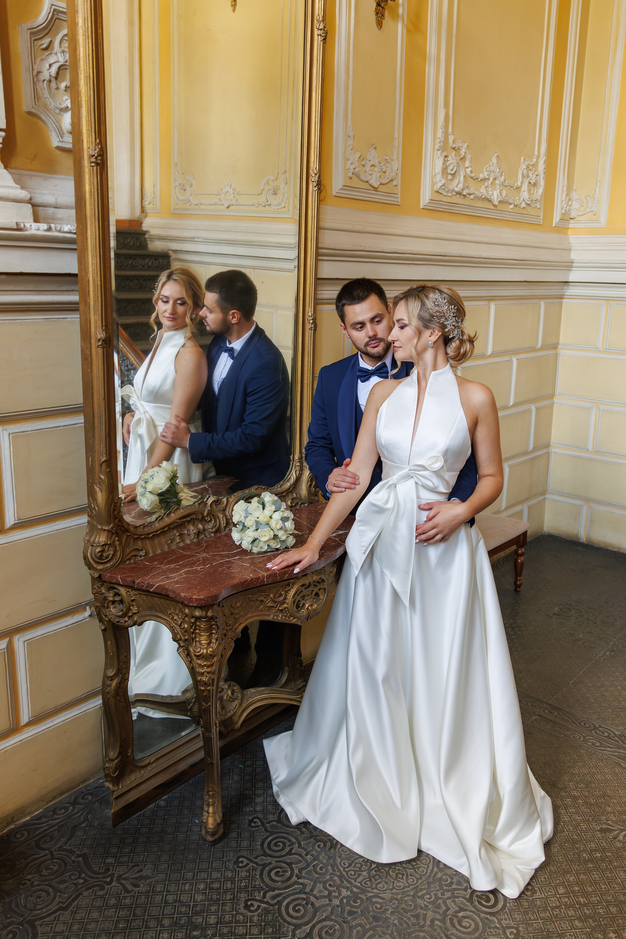Свадебная фотосессия в библиотеке-читальне им А. С. Пушкина. Свадебный фотограф Москва и МО Сергей Киржаев