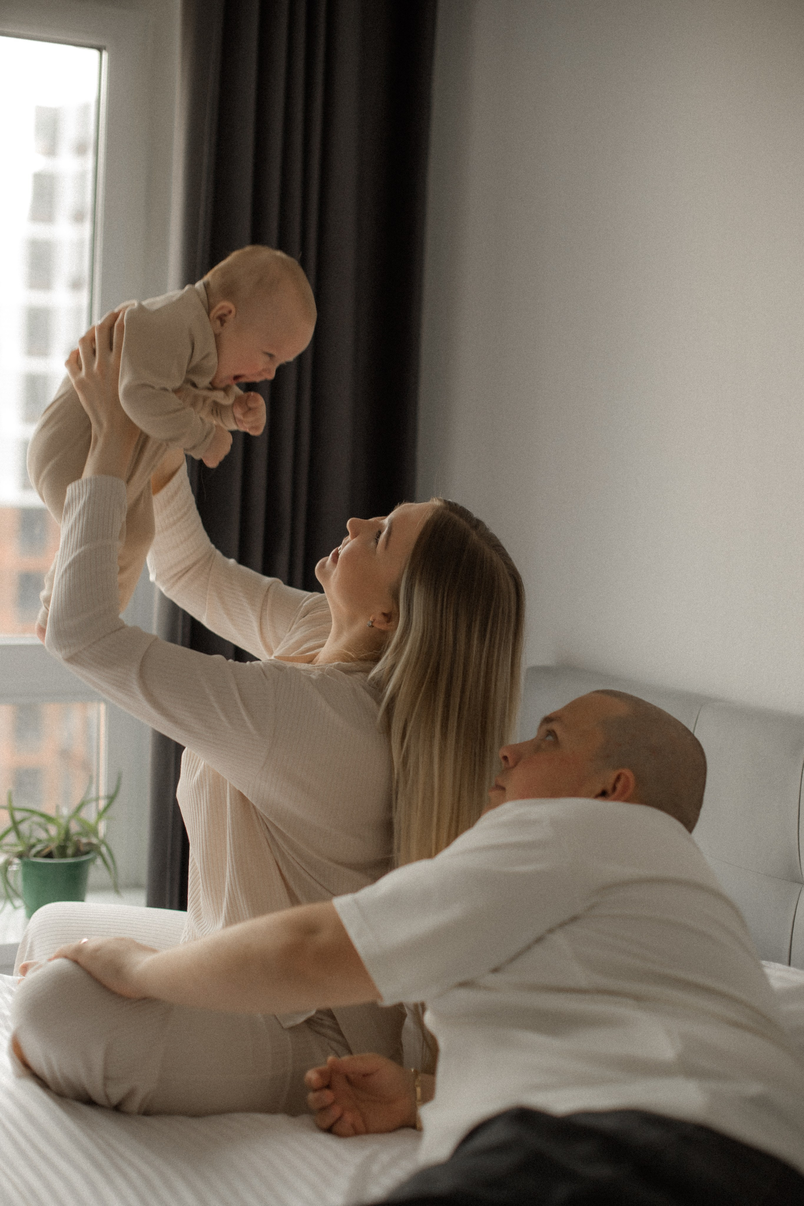 Семейная фотосъемка дома. Фотограф Карпачан Анастасия