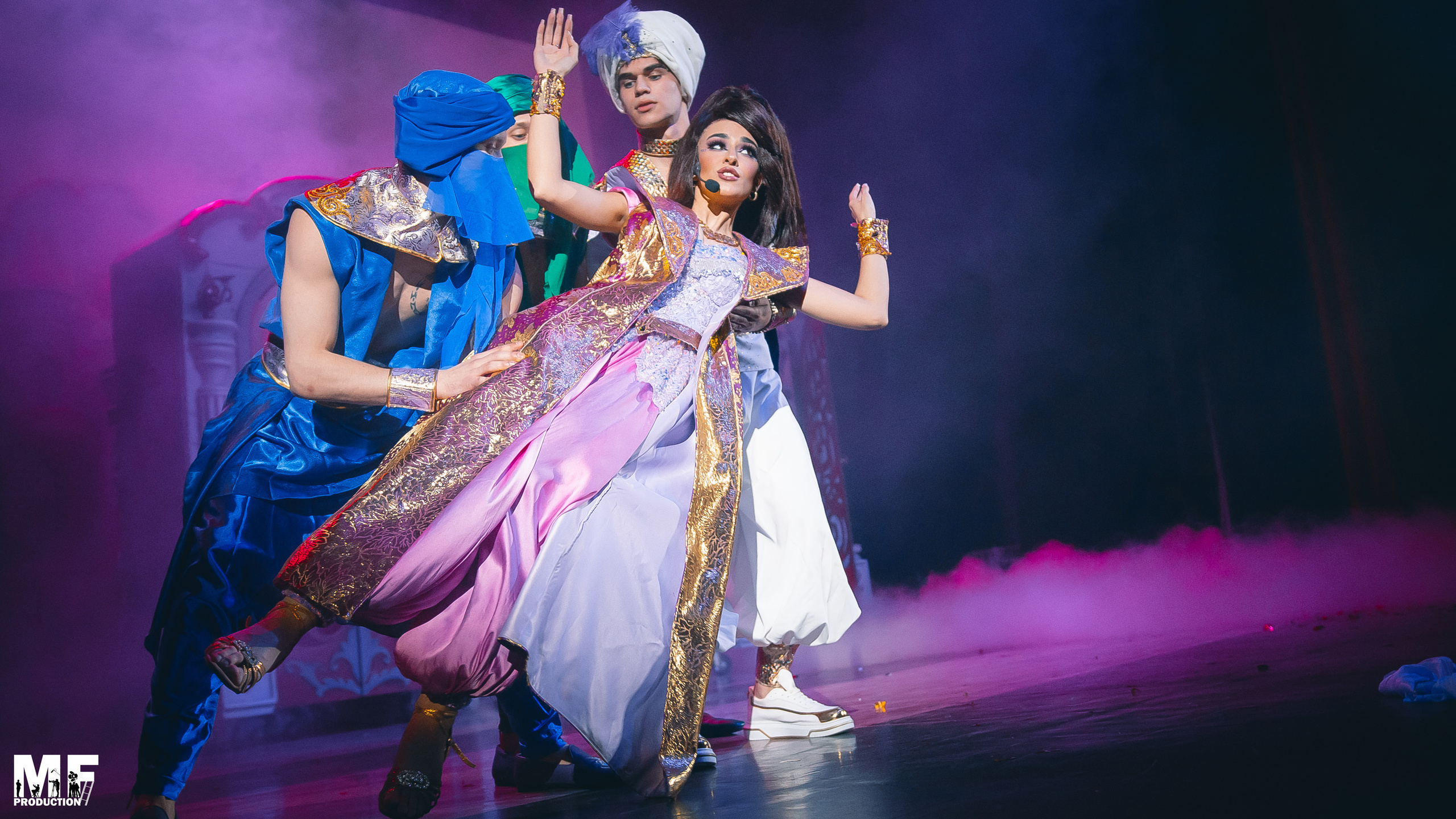 MF PROD. — PRINCESS AND VILLIANS. MOVIE FAMILY PRODUCTION