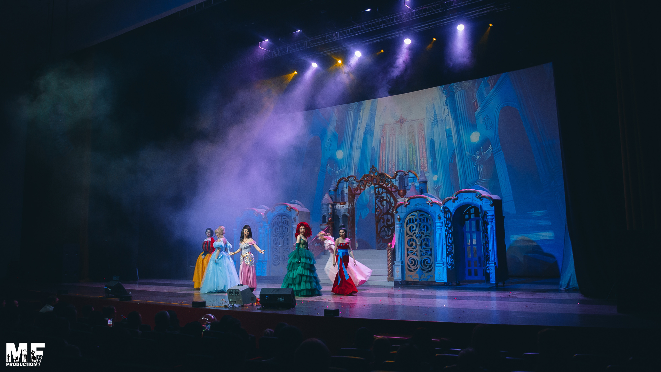 MF PROD. — PRINCESS AND VILLIANS. MOVIE FAMILY PRODUCTION