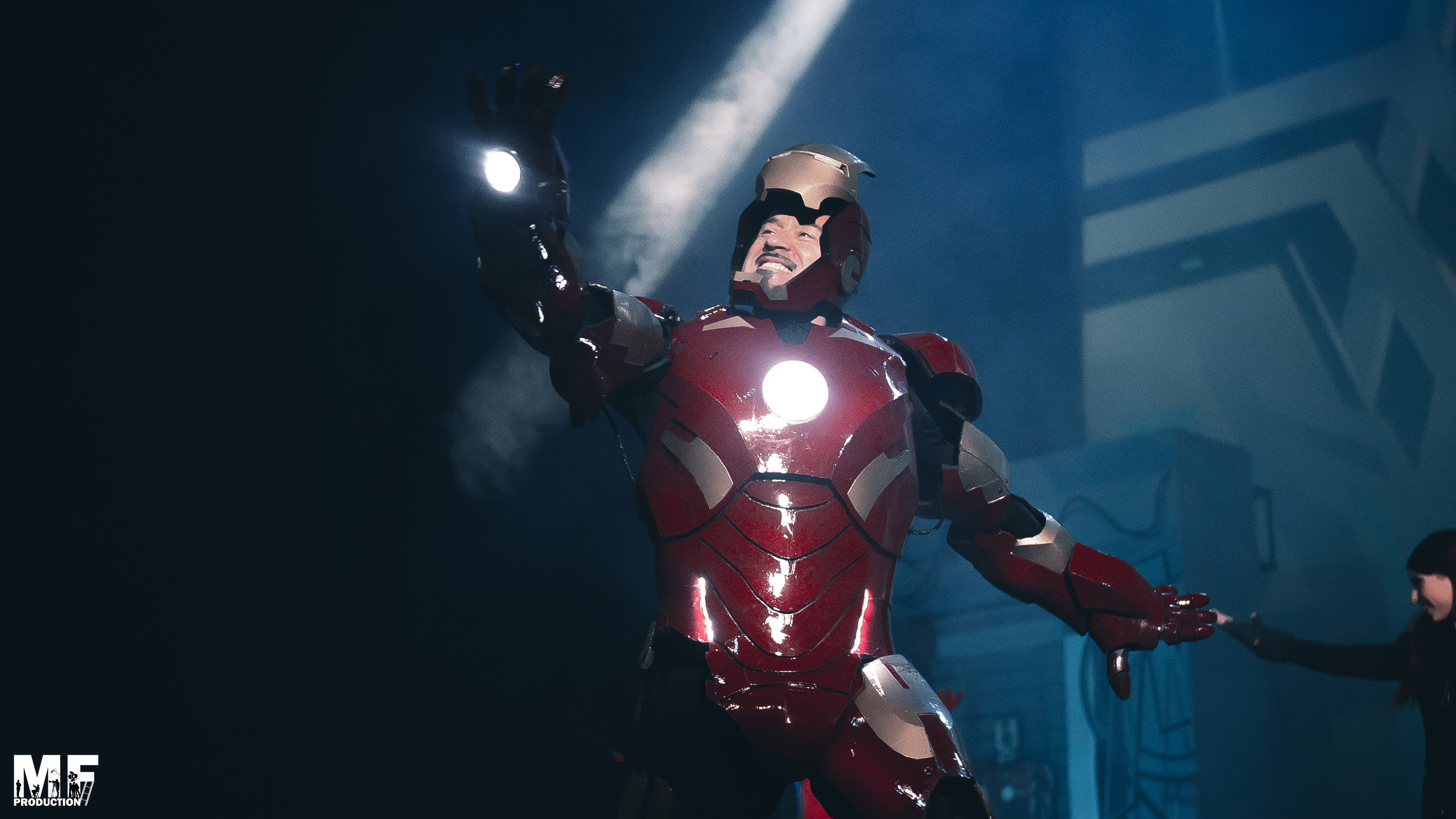 MF PROD. — AVENGERS. MOVIE FAMILY PRODUCTION