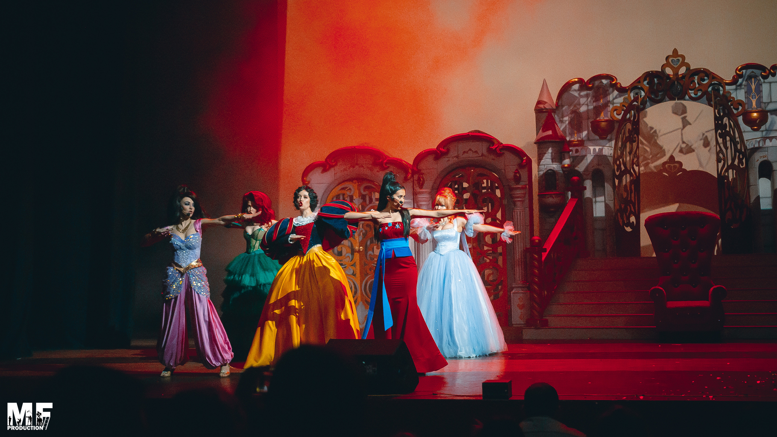 MF PROD. — PRINCESS AND VILLIANS. MOVIE FAMILY PRODUCTION