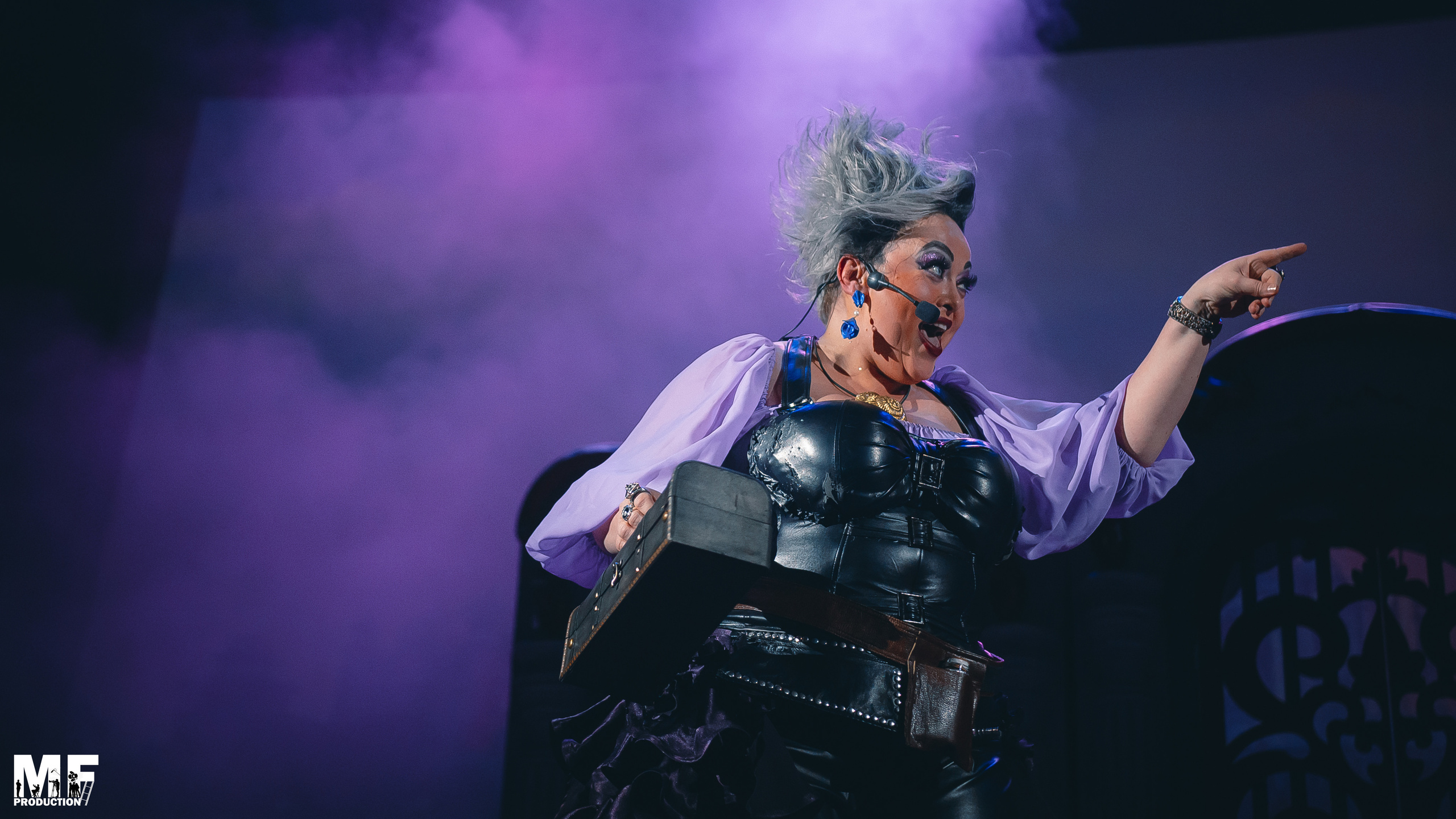 MF PROD. — PRINCESS AND VILLIANS. MOVIE FAMILY PRODUCTION