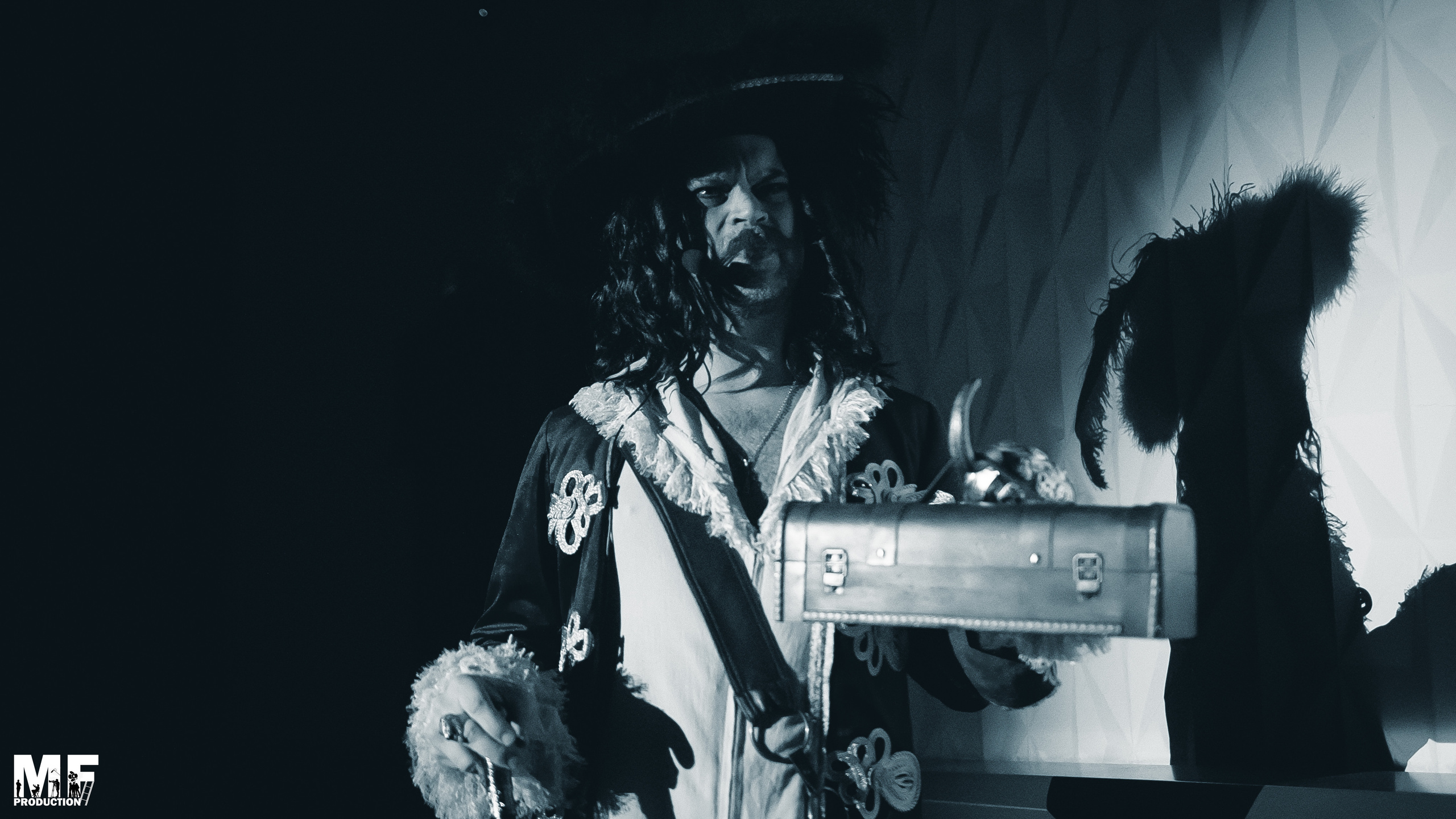 MF PROD. — PRINCESS AND VILLIANS. MOVIE FAMILY PRODUCTION