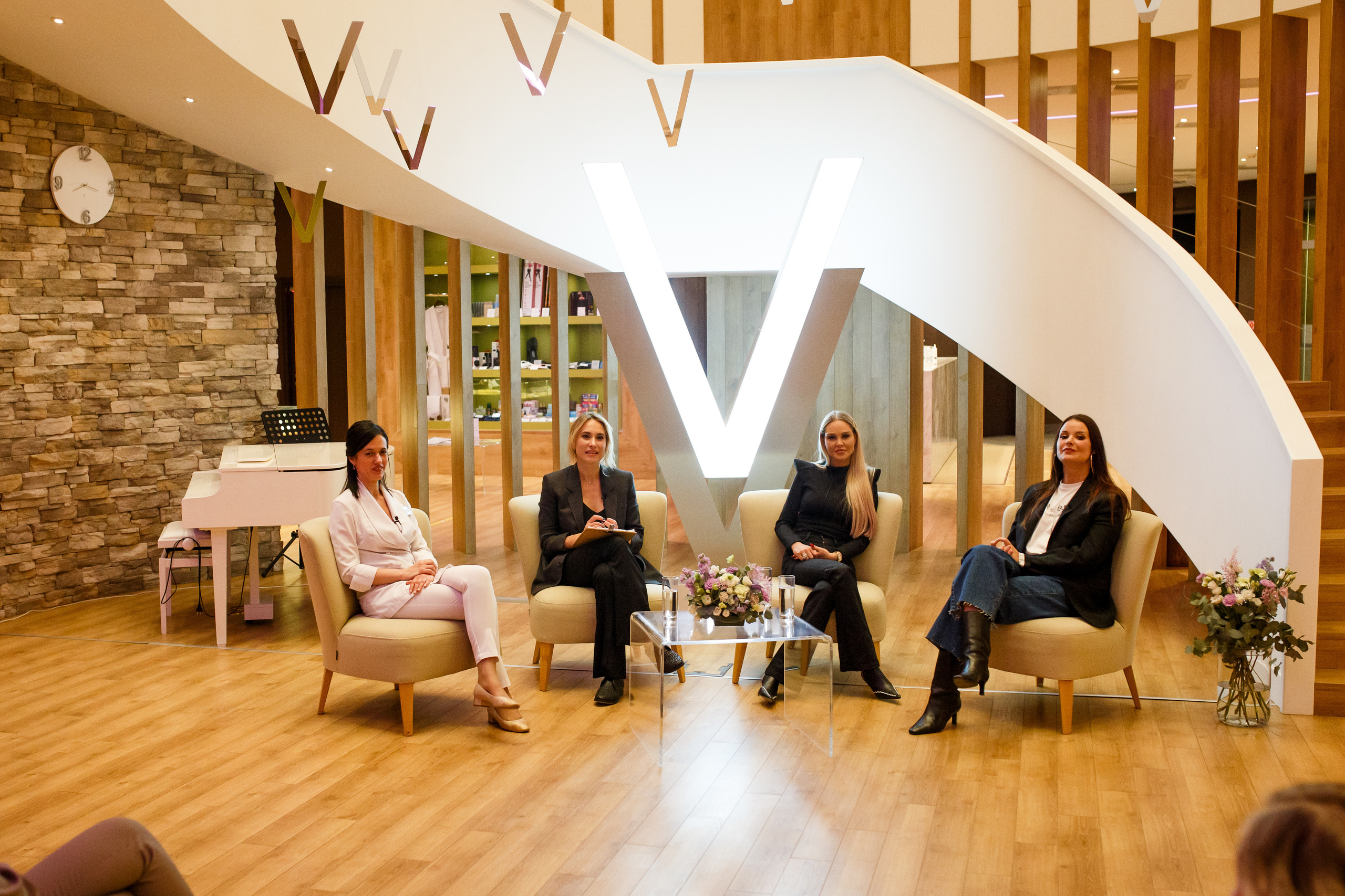 Verba Mayr Диалог на тему «Женщины в поисках баланса». Фотограф Иван Недорез