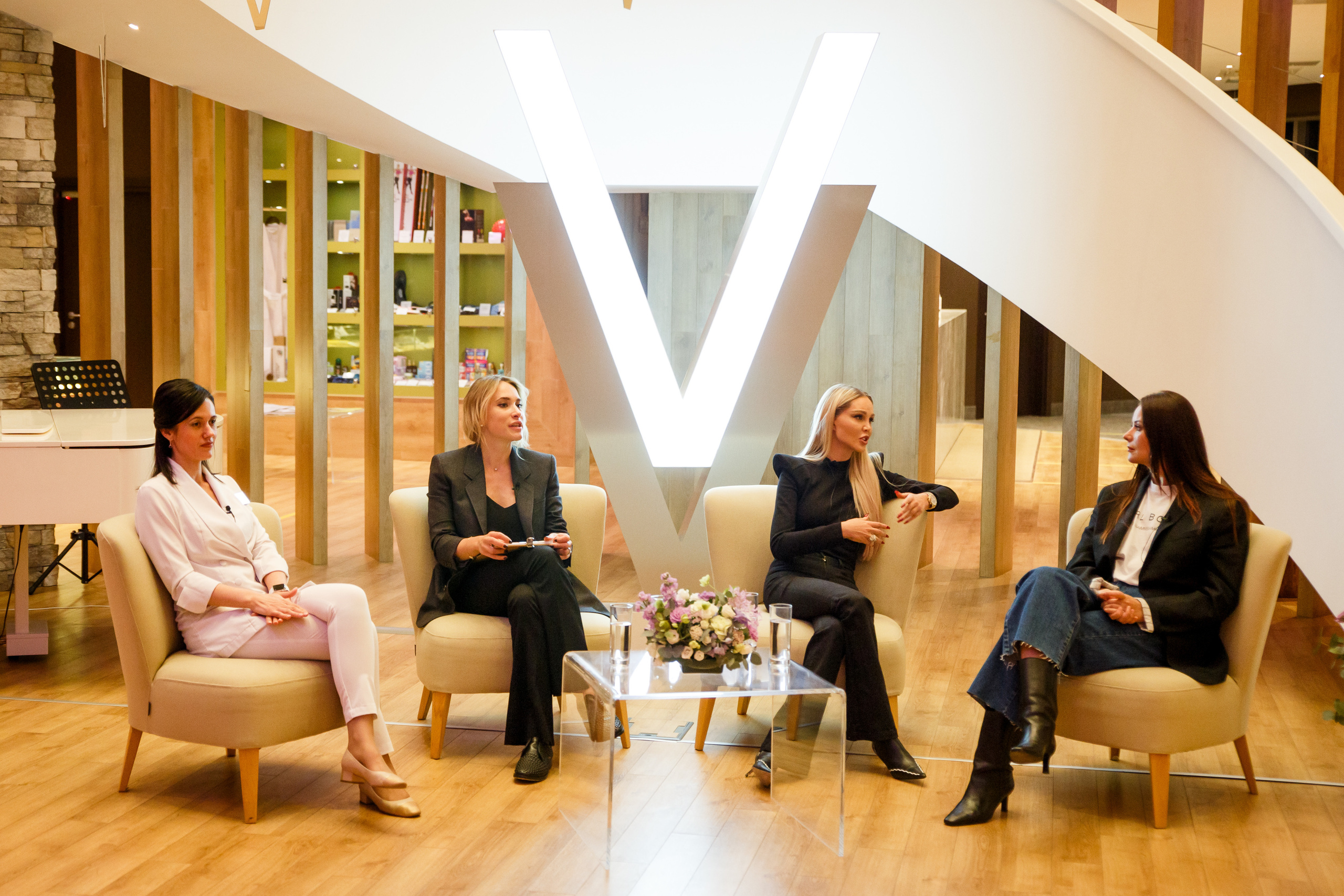 Verba Mayr Диалог на тему «Женщины в поисках баланса». Фотограф Иван Недорез