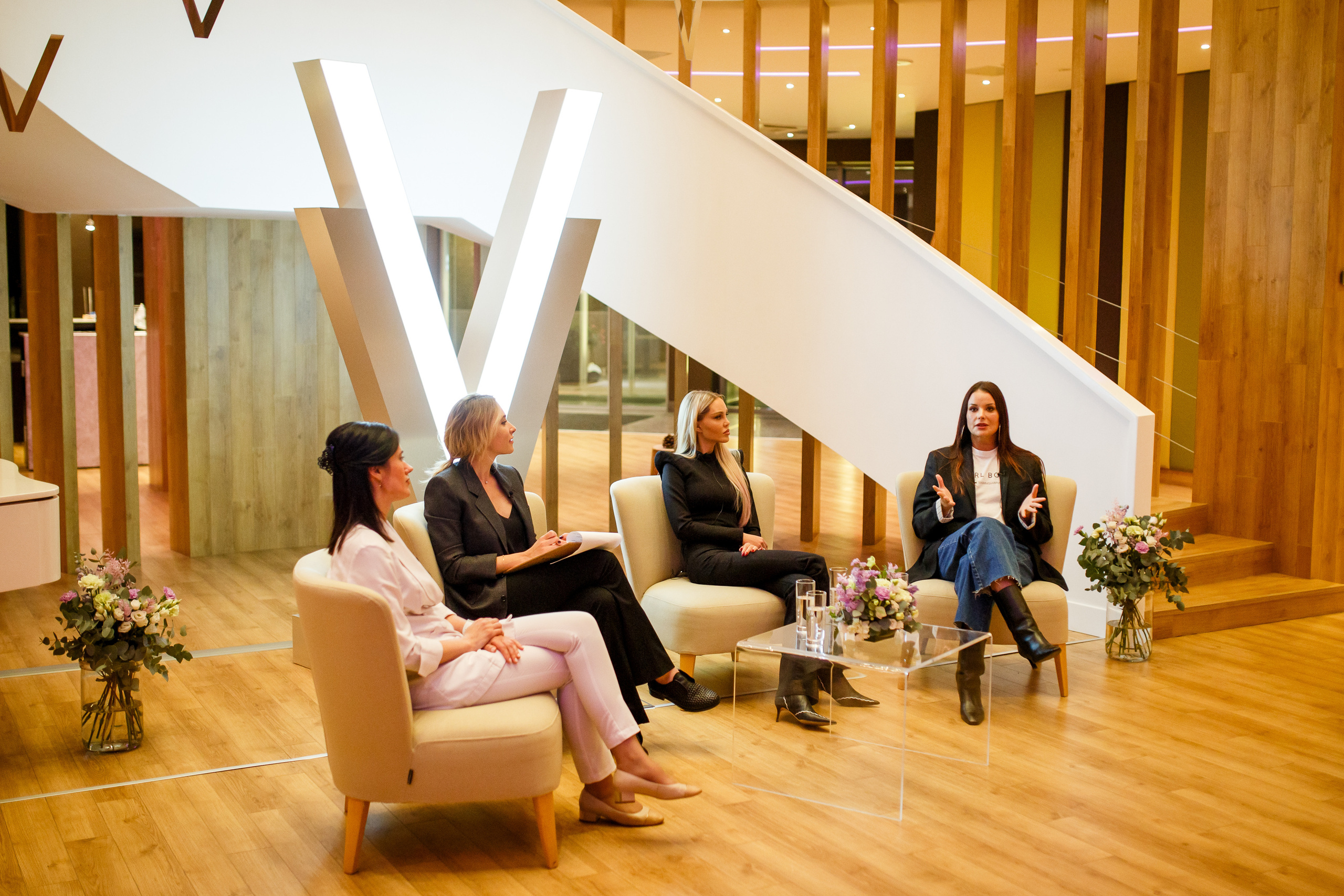 Verba Mayr Диалог на тему «Женщины в поисках баланса». Фотограф Иван Недорез