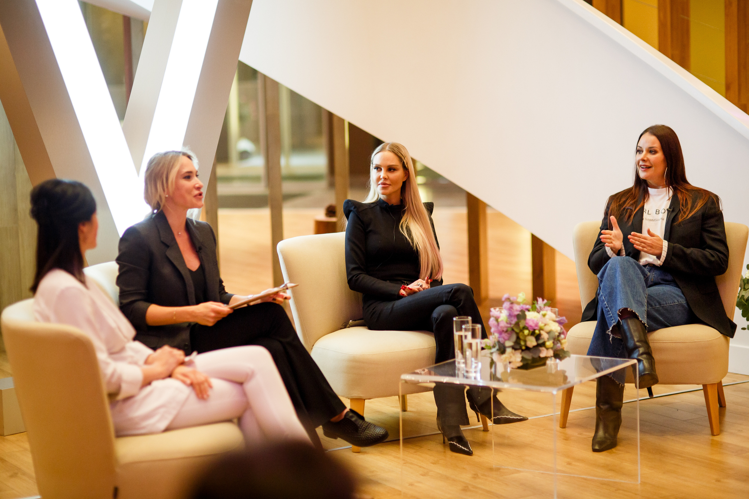 Verba Mayr Диалог на тему «Женщины в поисках баланса». Фотограф Иван Недорез