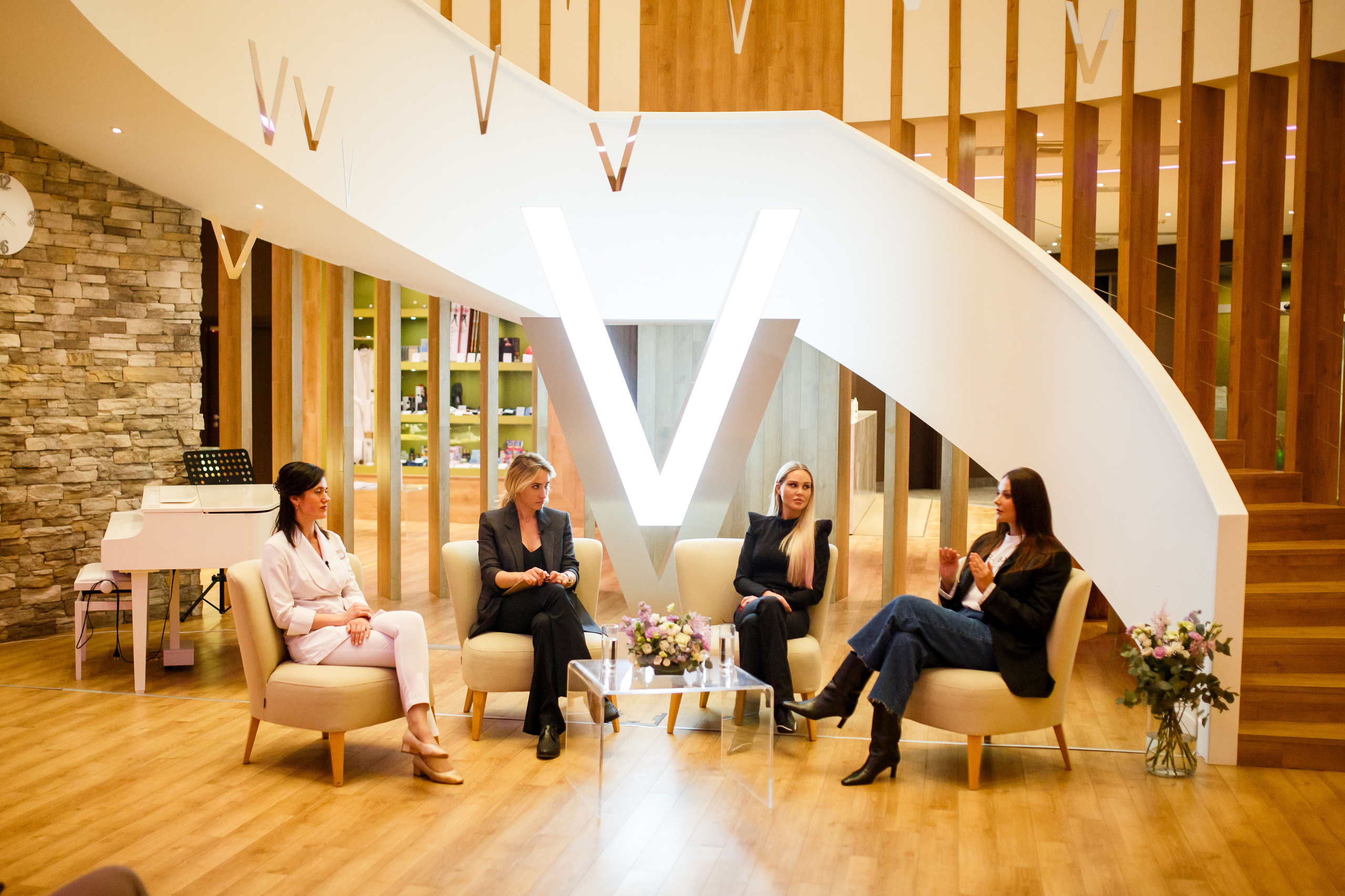 Verba Mayr Диалог на тему «Женщины в поисках баланса». Фотограф Иван Недорез