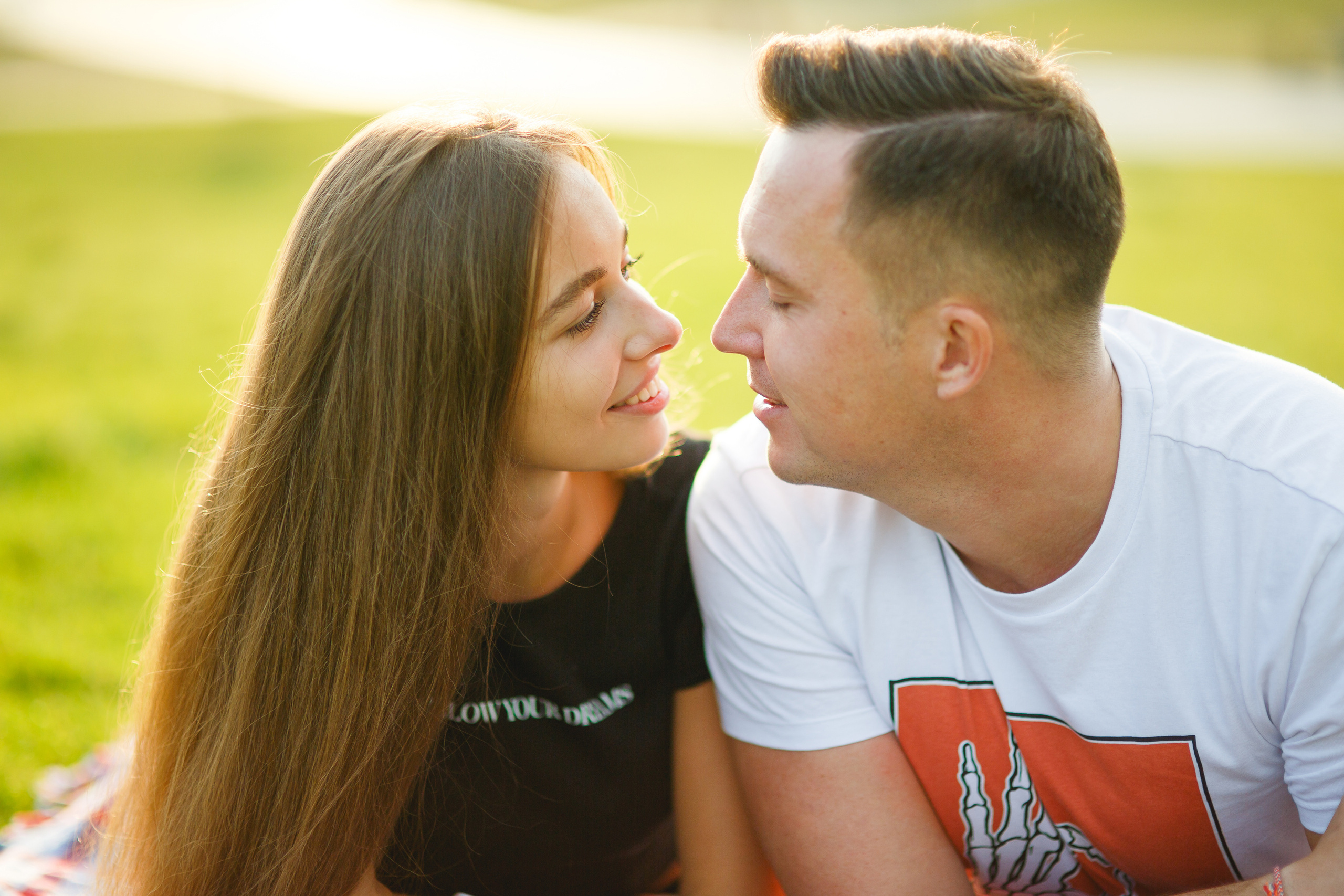 Love-Story Александра и Павел съемка на Ходынском Поле. Фотограф Иван Недорез