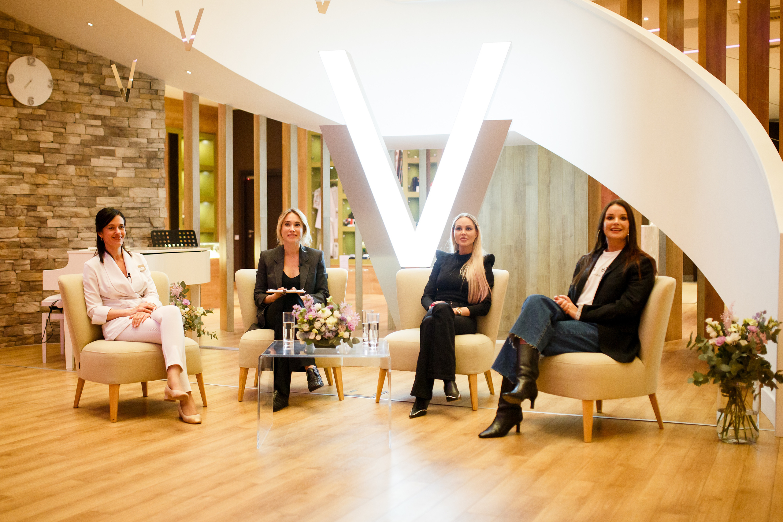 Verba Mayr Диалог на тему «Женщины в поисках баланса». Фотограф Иван Недорез