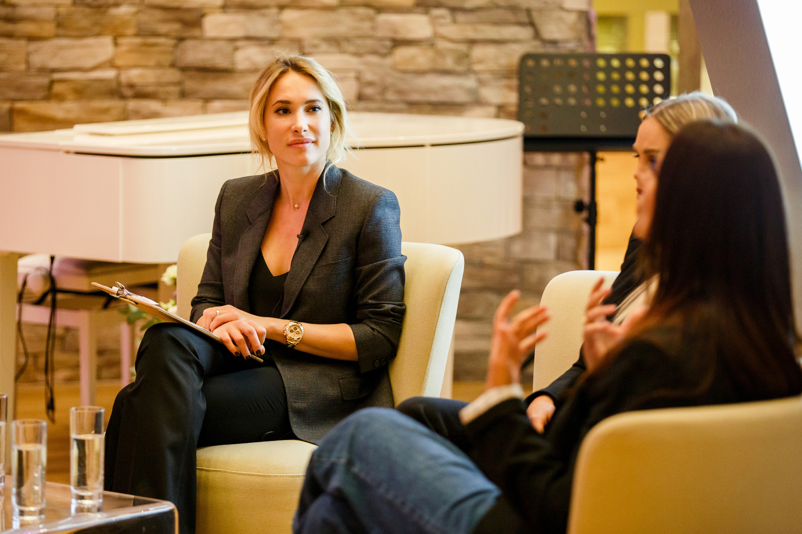 Verba Mayr Диалог на тему «Женщины в поисках баланса». Фотограф Иван Недорез