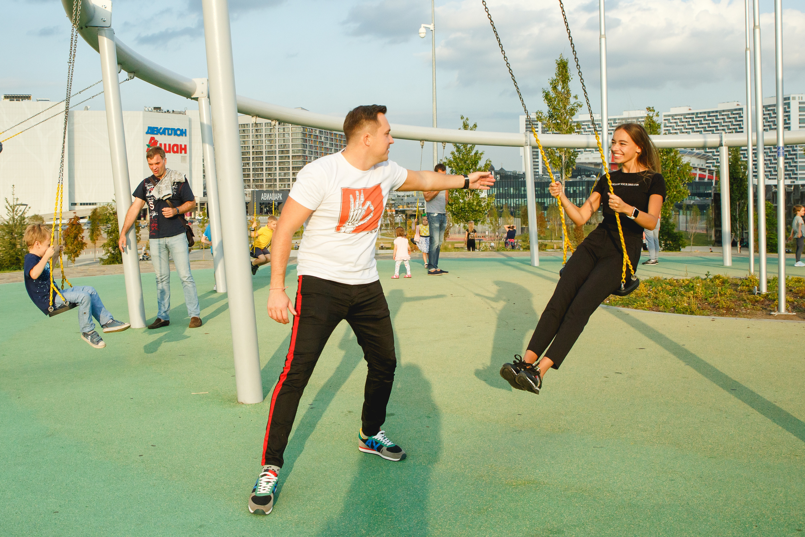 Love-Story Александра и Павел съемка на Ходынском Поле. Фотограф Иван Недорез