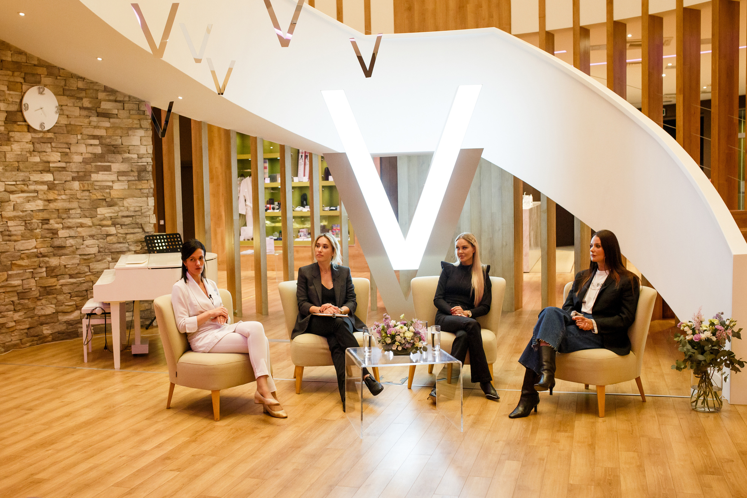 Verba Mayr Диалог на тему «Женщины в поисках баланса». Фотограф Иван Недорез