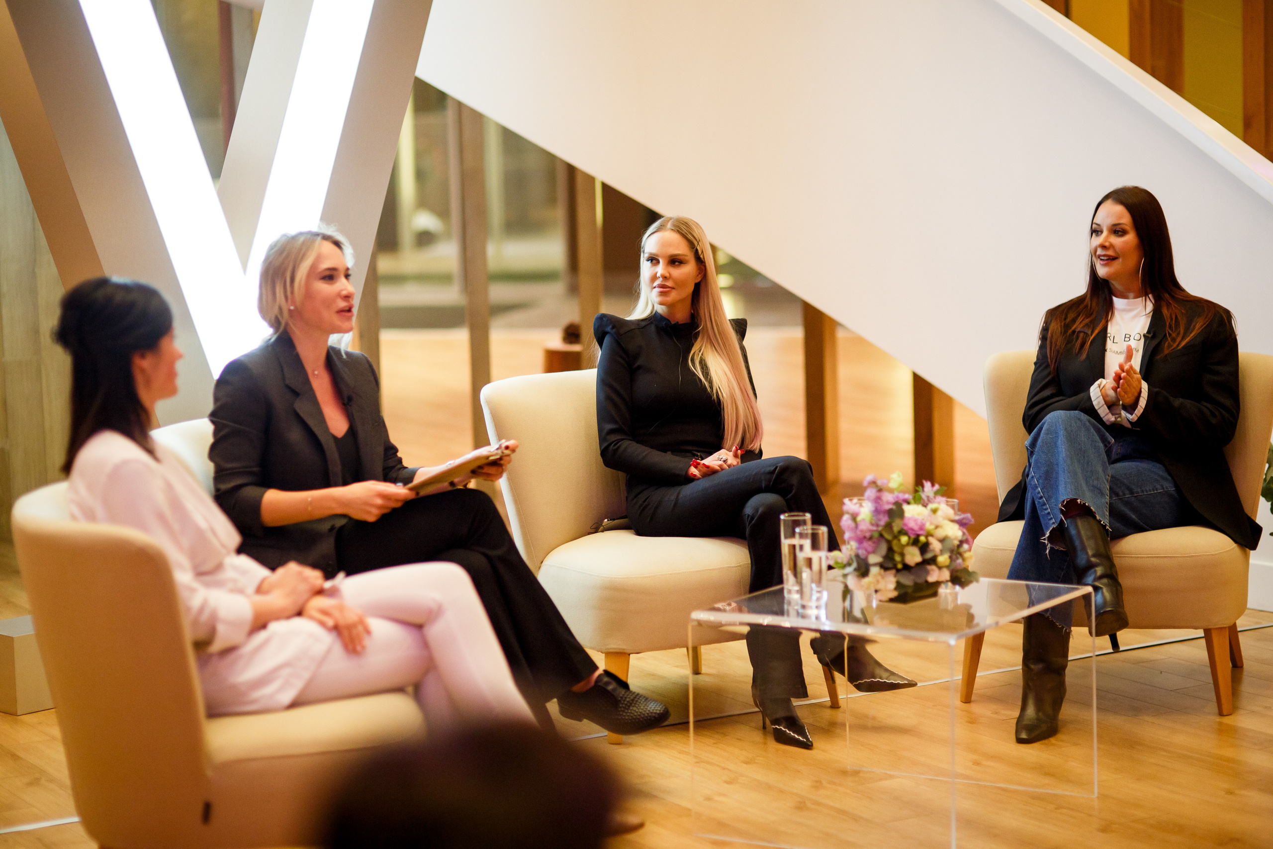 Verba Mayr Диалог на тему «Женщины в поисках баланса». Фотограф Иван Недорез