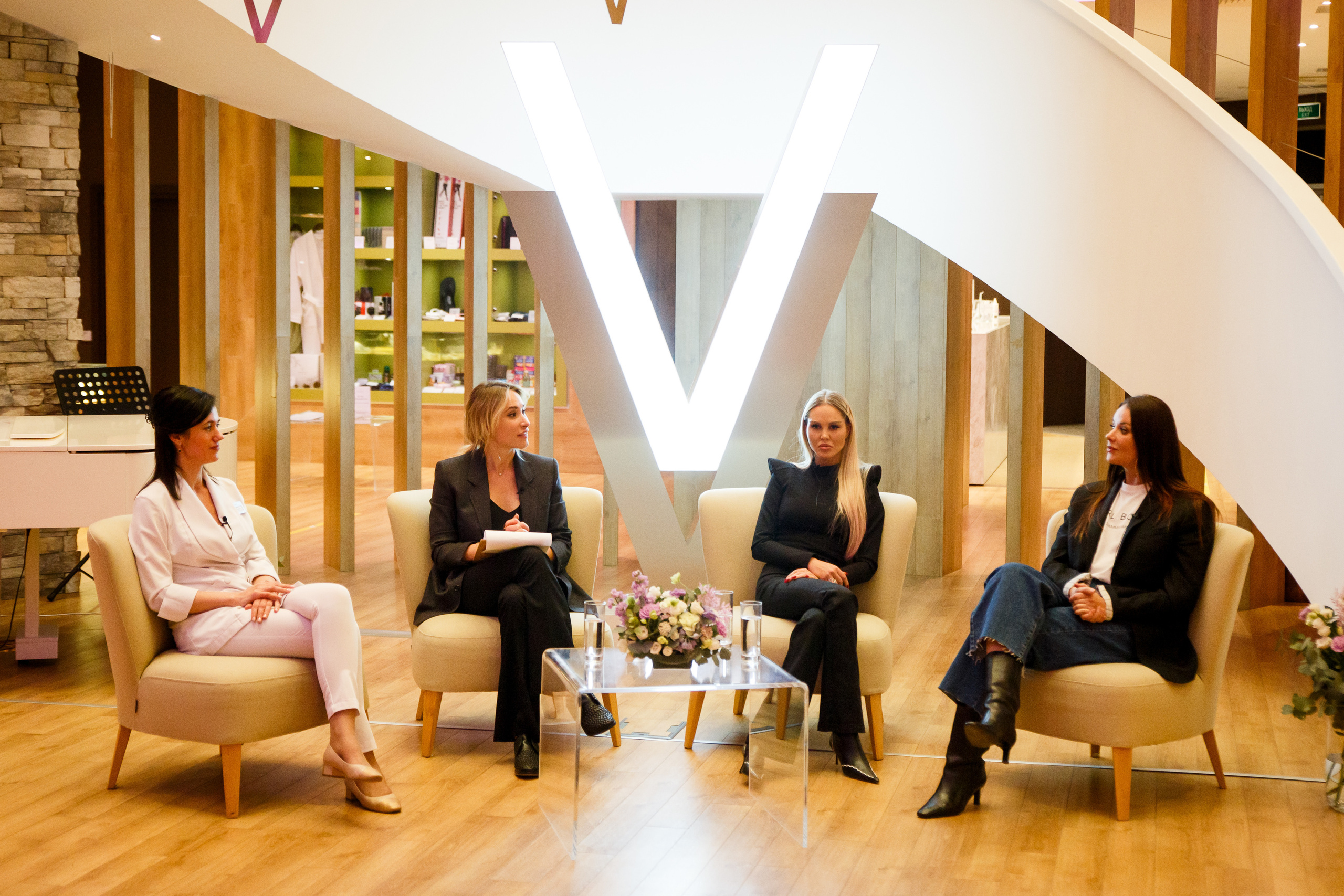 Verba Mayr Диалог на тему «Женщины в поисках баланса». Фотограф Иван Недорез