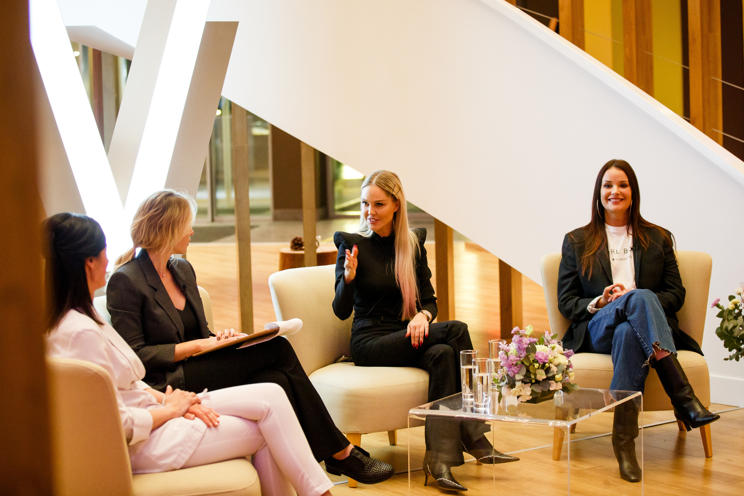 Verba Mayr Диалог на тему «Женщины в поисках баланса». Фотограф Иван Недорез