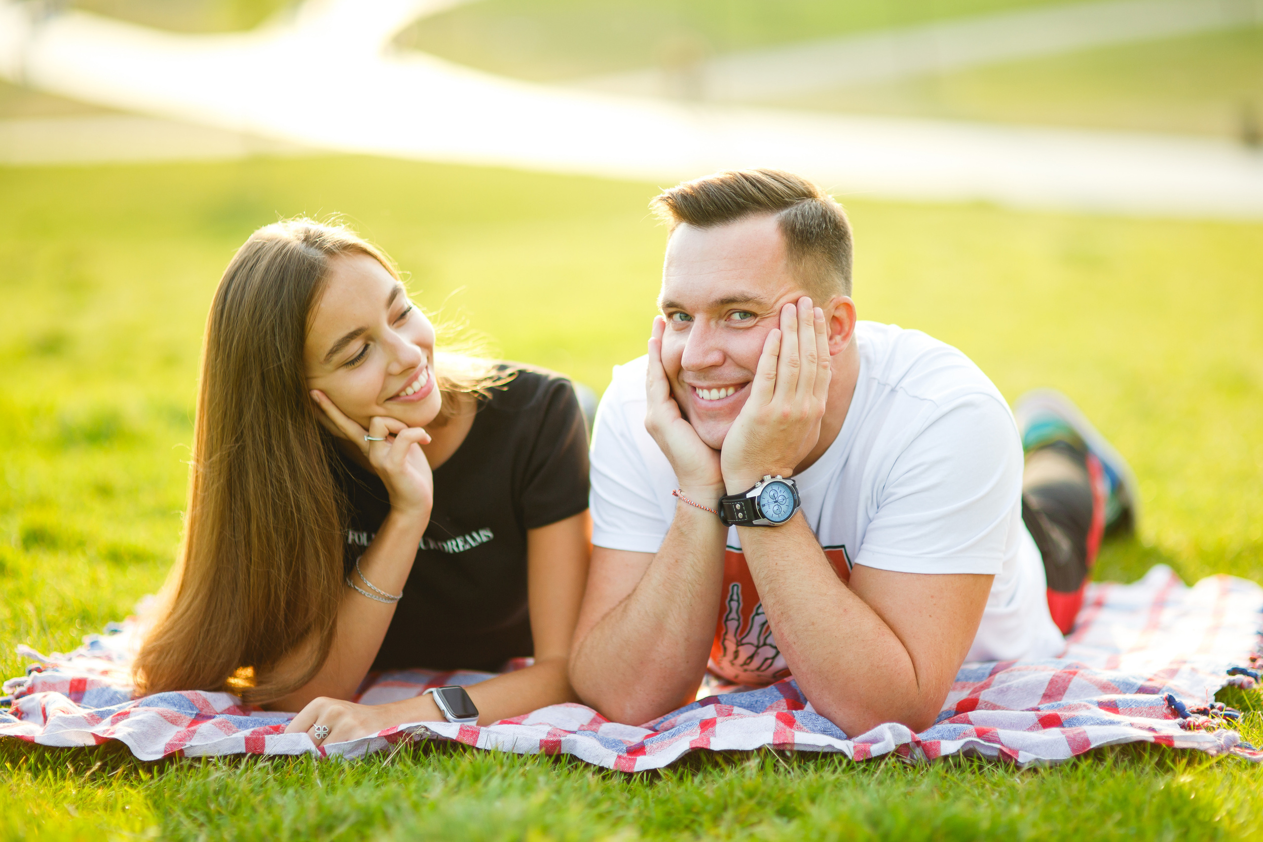 Love-Story Александра и Павел съемка на Ходынском Поле. Фотограф Иван Недорез