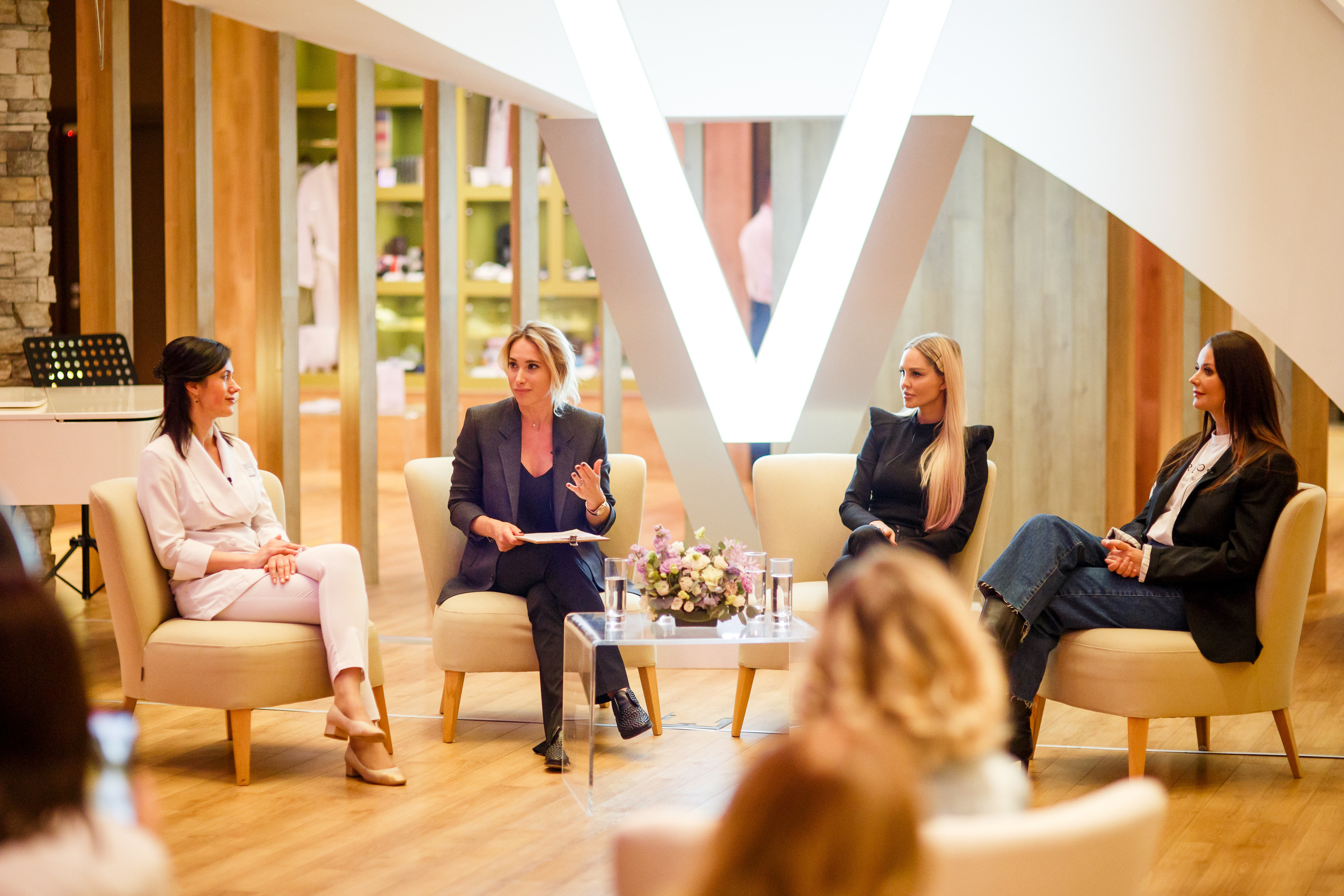 Verba Mayr Диалог на тему «Женщины в поисках баланса». Фотограф Иван Недорез