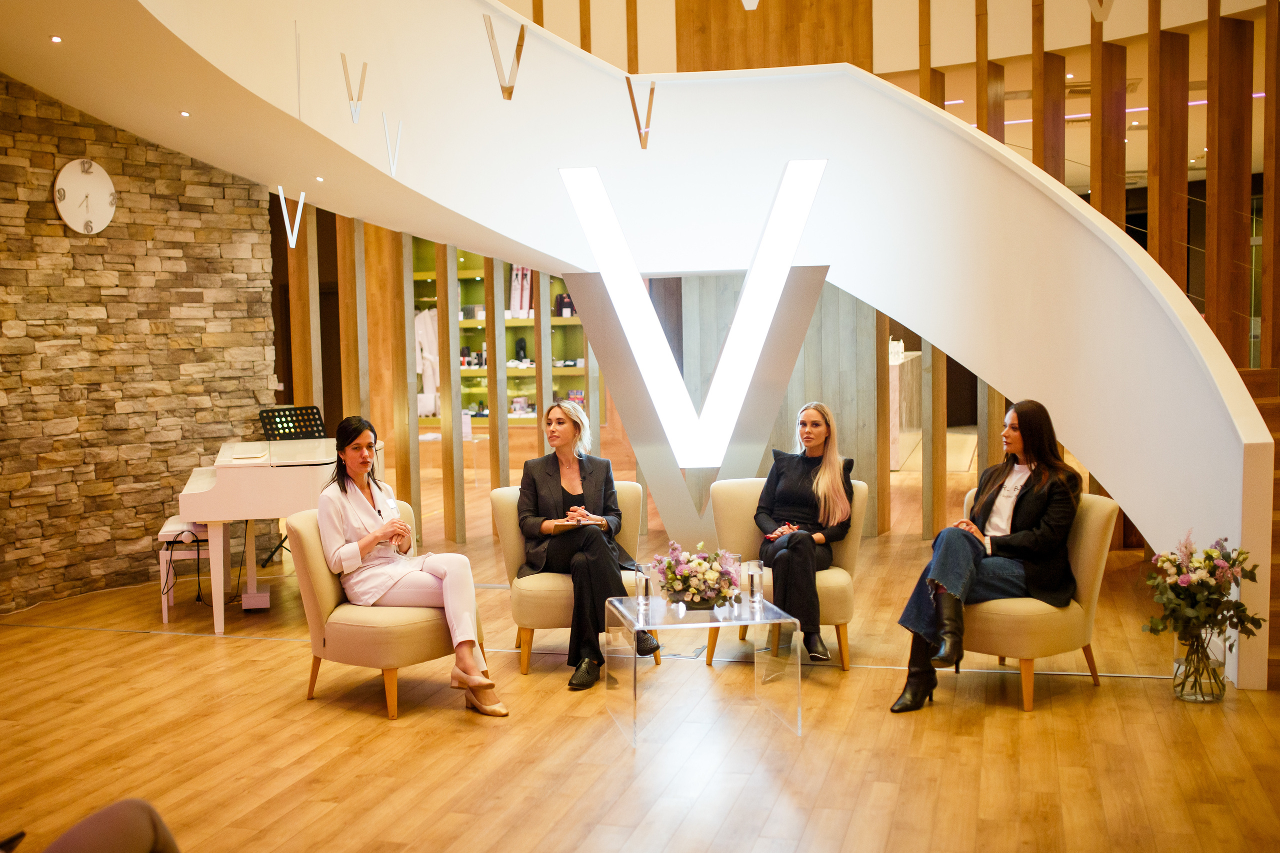 Verba Mayr Диалог на тему «Женщины в поисках баланса». Фотограф Иван Недорез